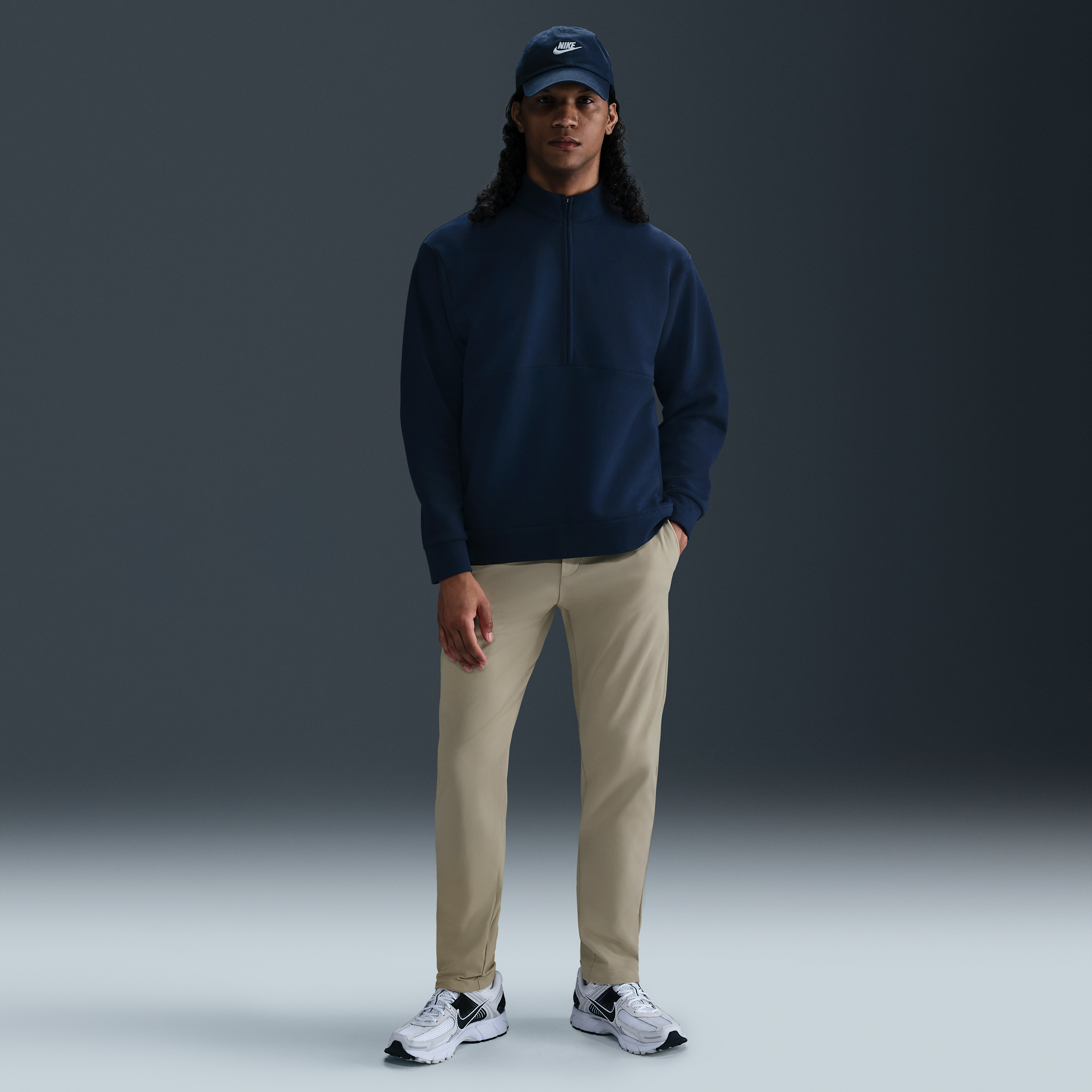 Thumbnail - Nike 24.7 PerfectStretch Chinohose mit Dri-FIT-Technologie und schmaler Passform (Herren) - Braun