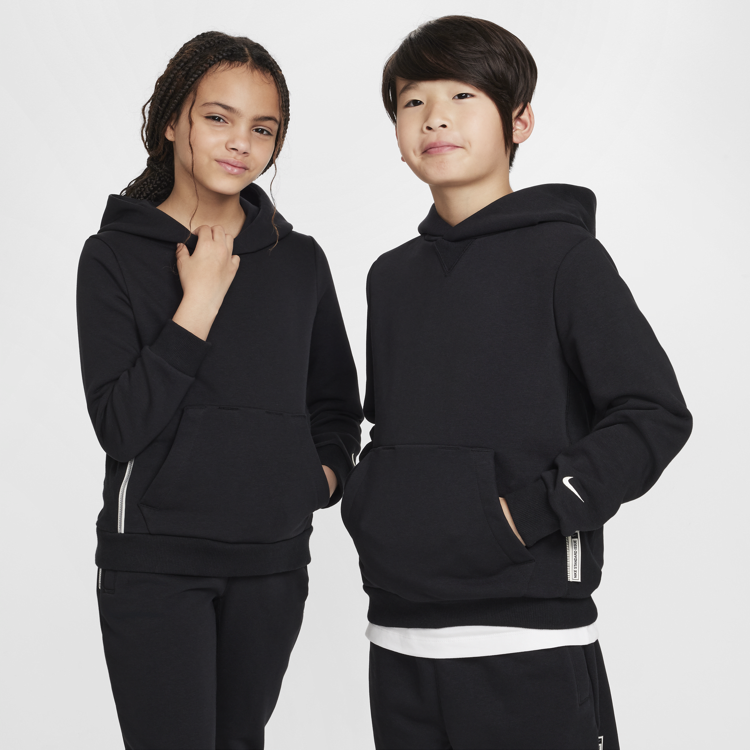 Nike Standard Issue Older Kids’ Dri-FIT Fleece Basketball Hoodie – Black – Polyester/Cotton