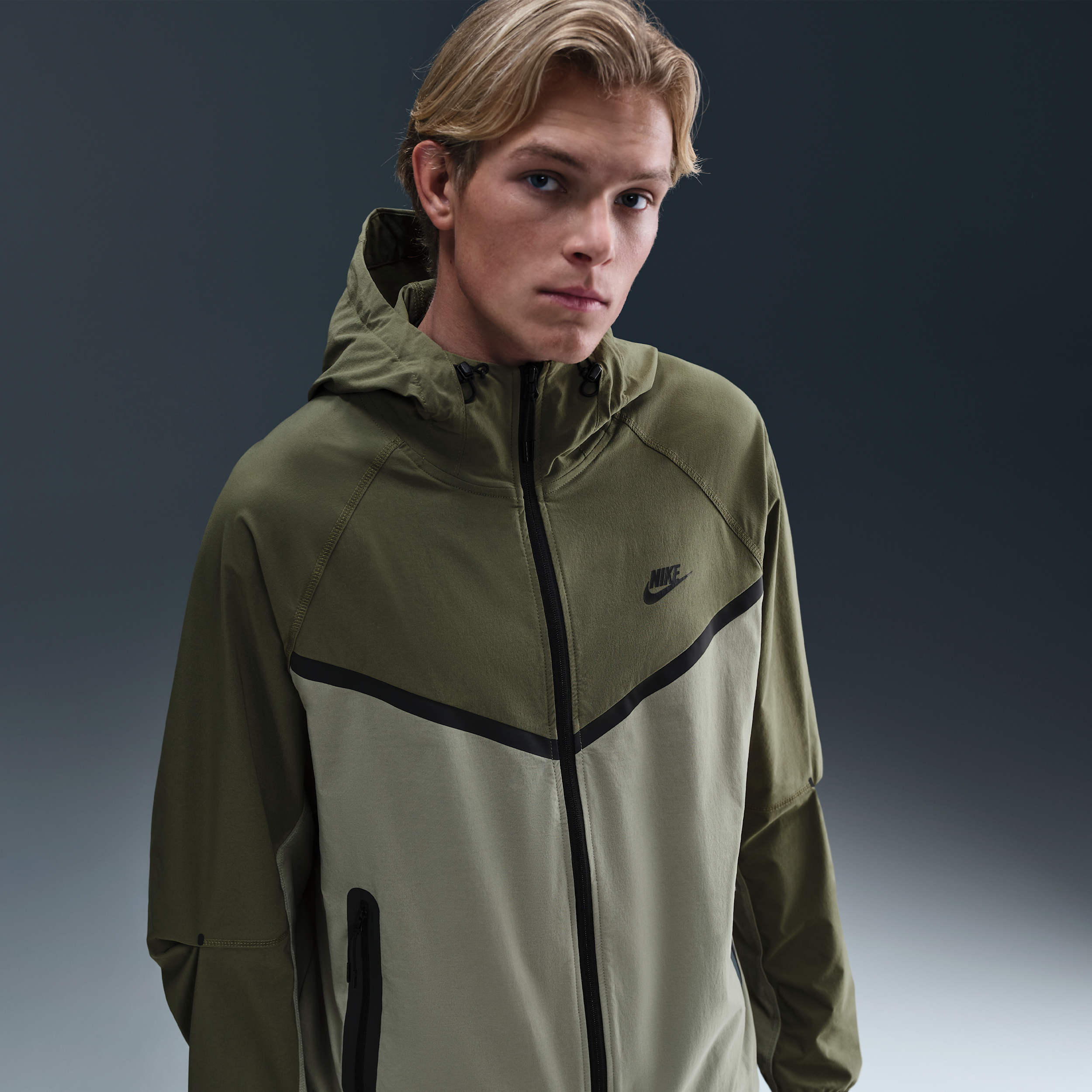 Thumbnail - Nike Tech Webjacke (Herren) - Grün