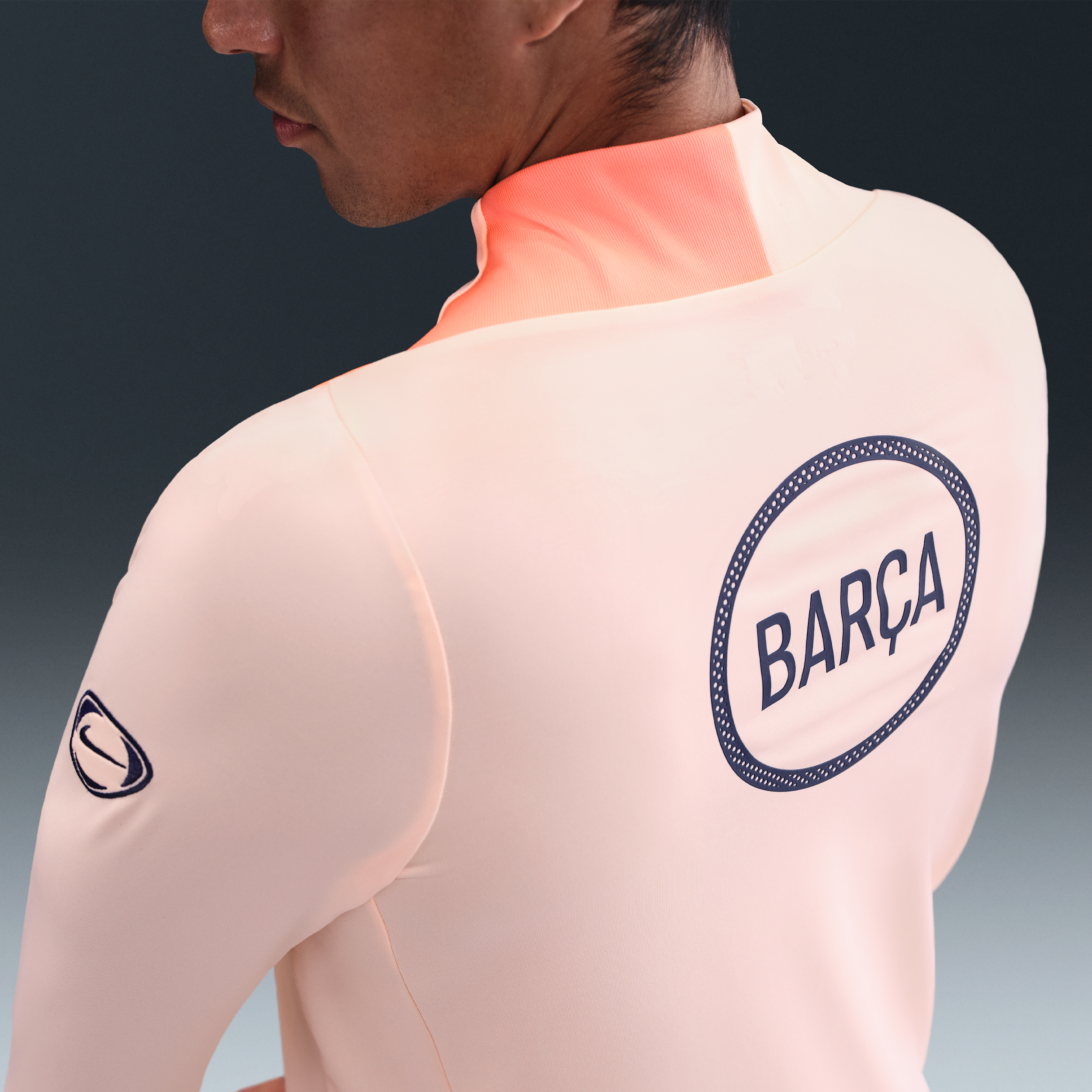 Thumbnail - FC Barcelona Strike Third Nike Dri-FIT Total 90 Fußball-Drill-Oberteil aus Strickmaterial (Herren) - Orange