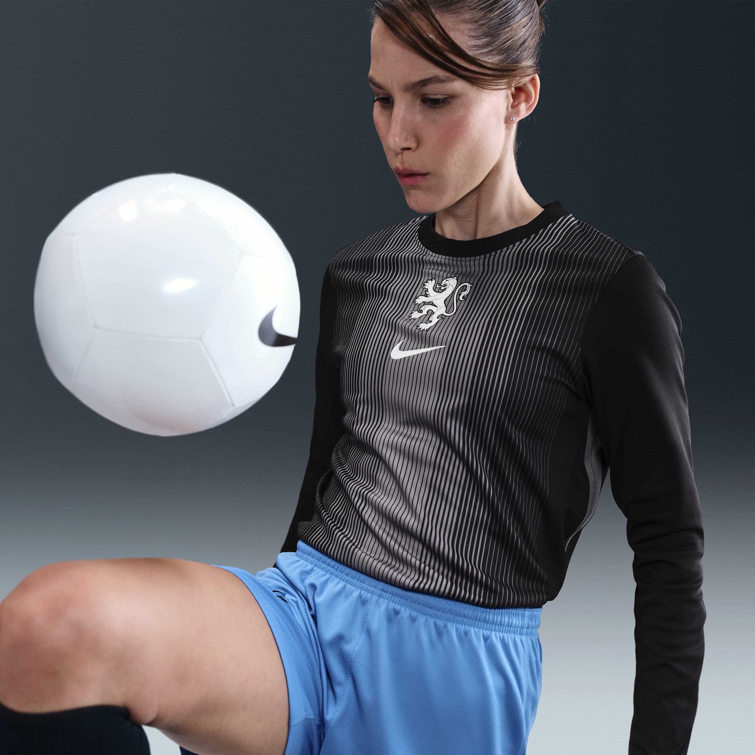 Thumbnail - Niederlande 2025/26 Stadium Goalkeeper Nike Replika-Longsleeve-Fußballtrikot mit Dri-FIT-Technologie (Damen) - Schwarz