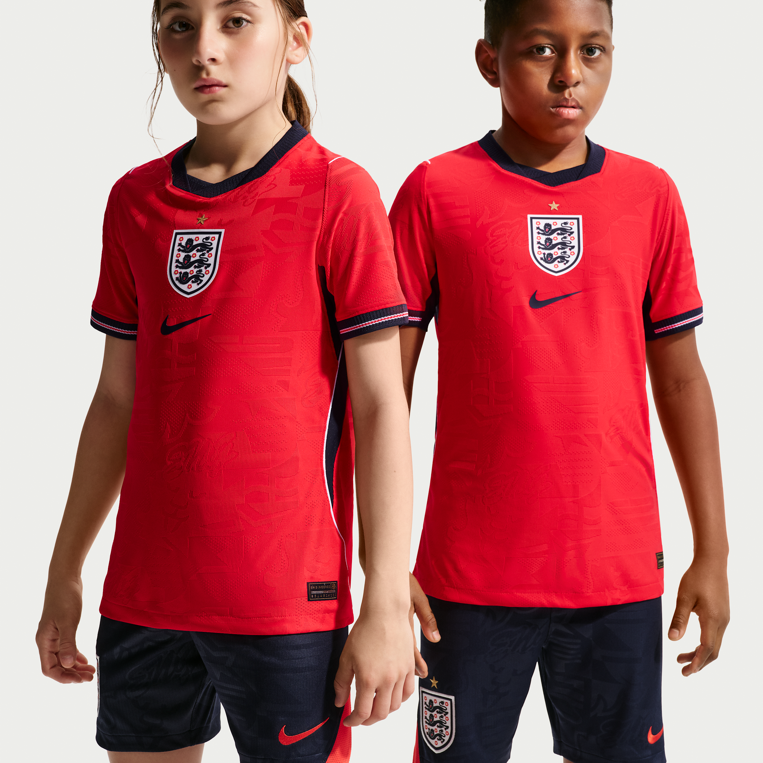 England National Team 2026 Match Away Nike Aero-FIT-fodboldtrøje til større børn - rød