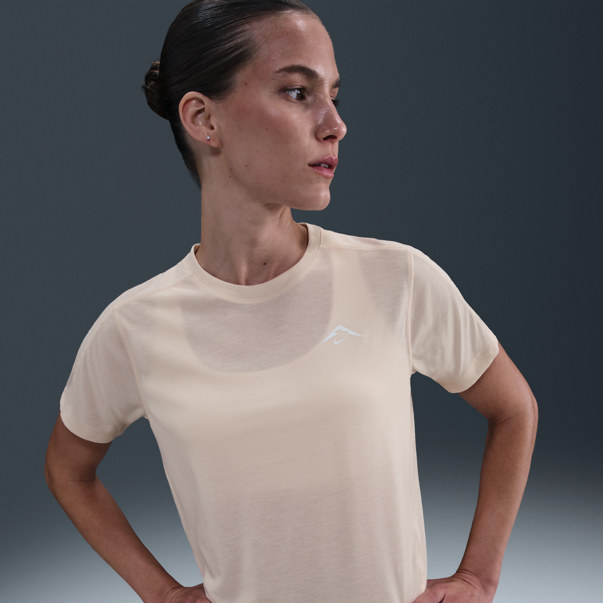 Thumbnail - Nike Trail Dri-FIT Kurzarm-Laufoberteil (Damen) - Weiß