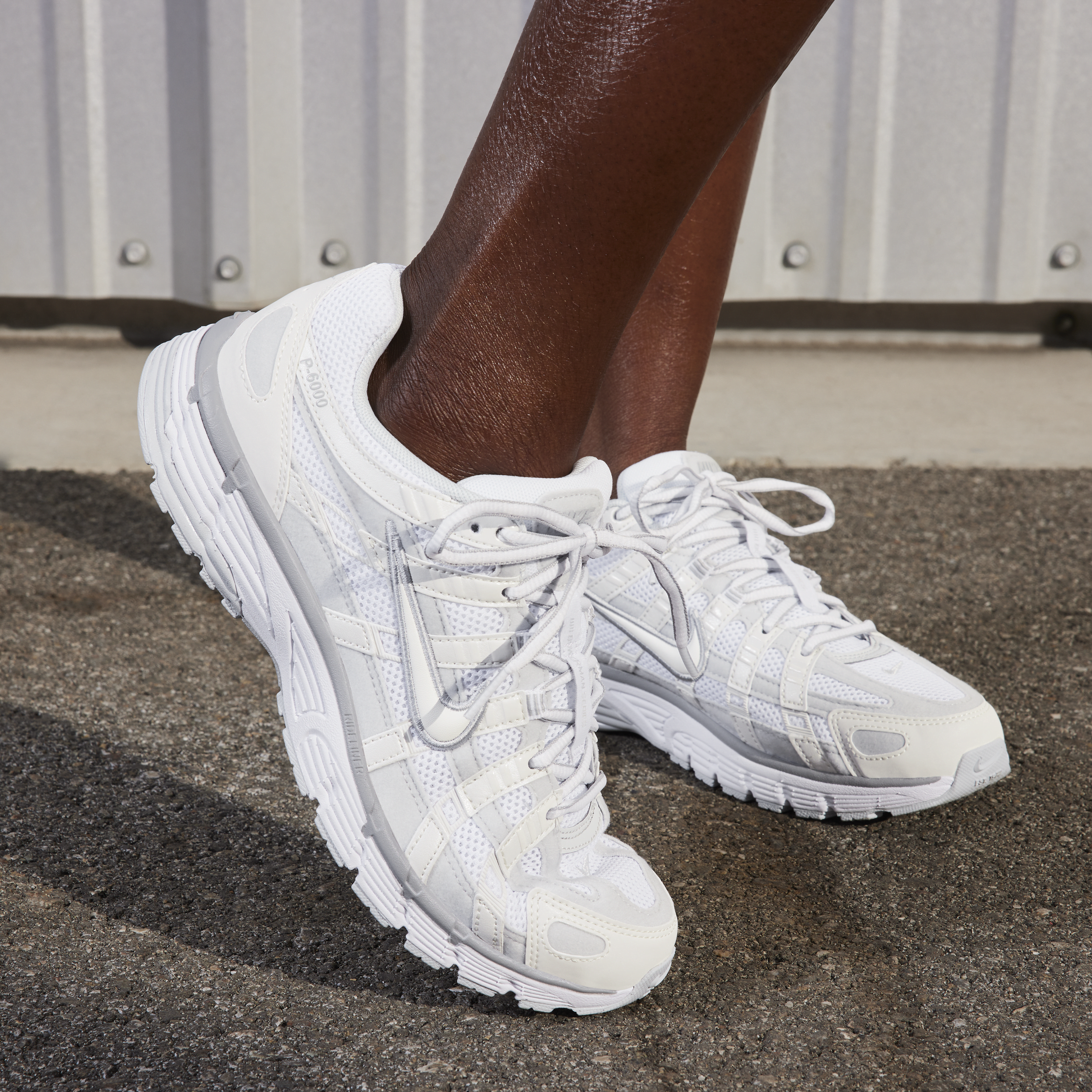 Chaussures Nike P-6000 pour femme - Blanc