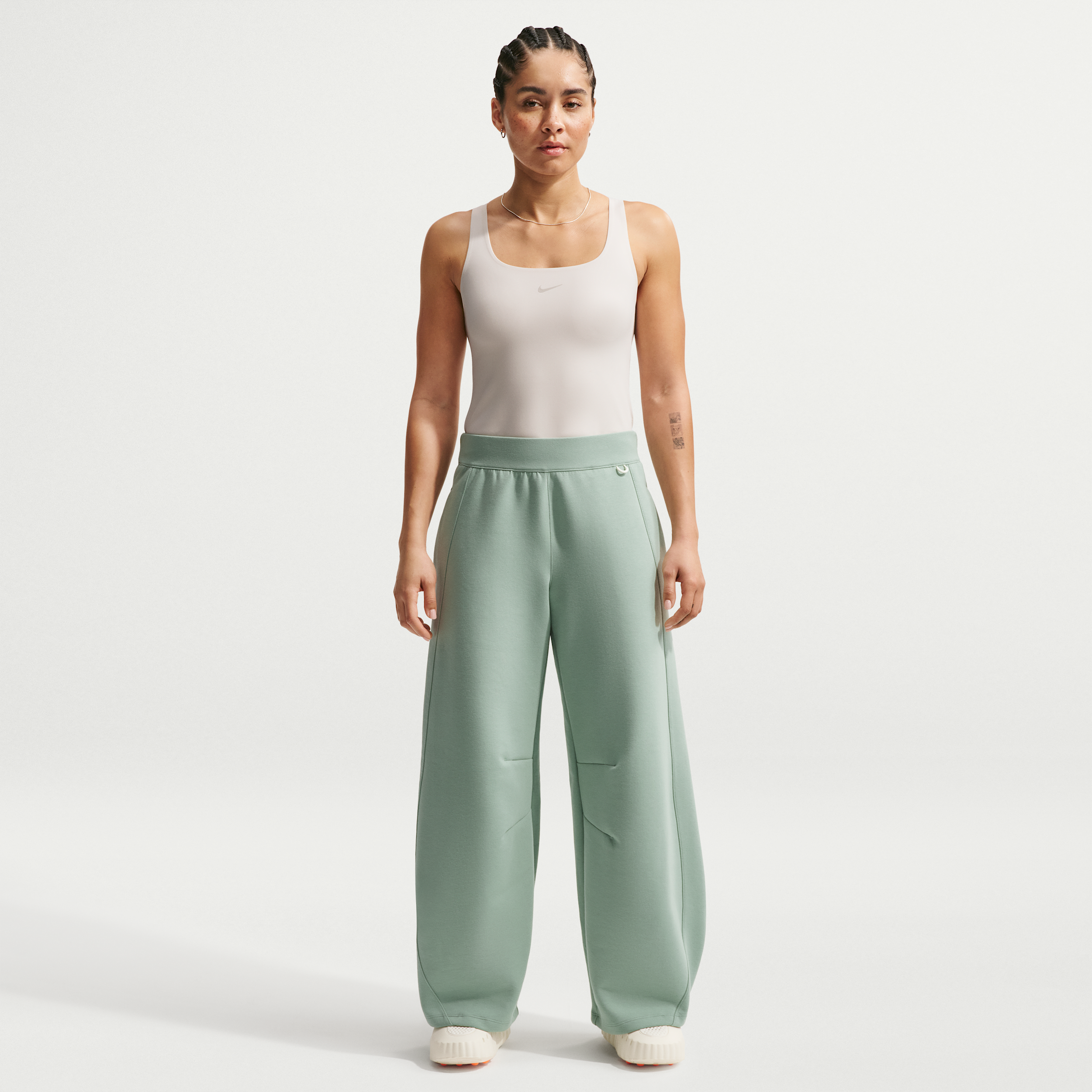 Thumbnail - Nike 24.7 ImpossiblySoft Hose mit hohem Bund und weitem Bein (Damen) - Grün