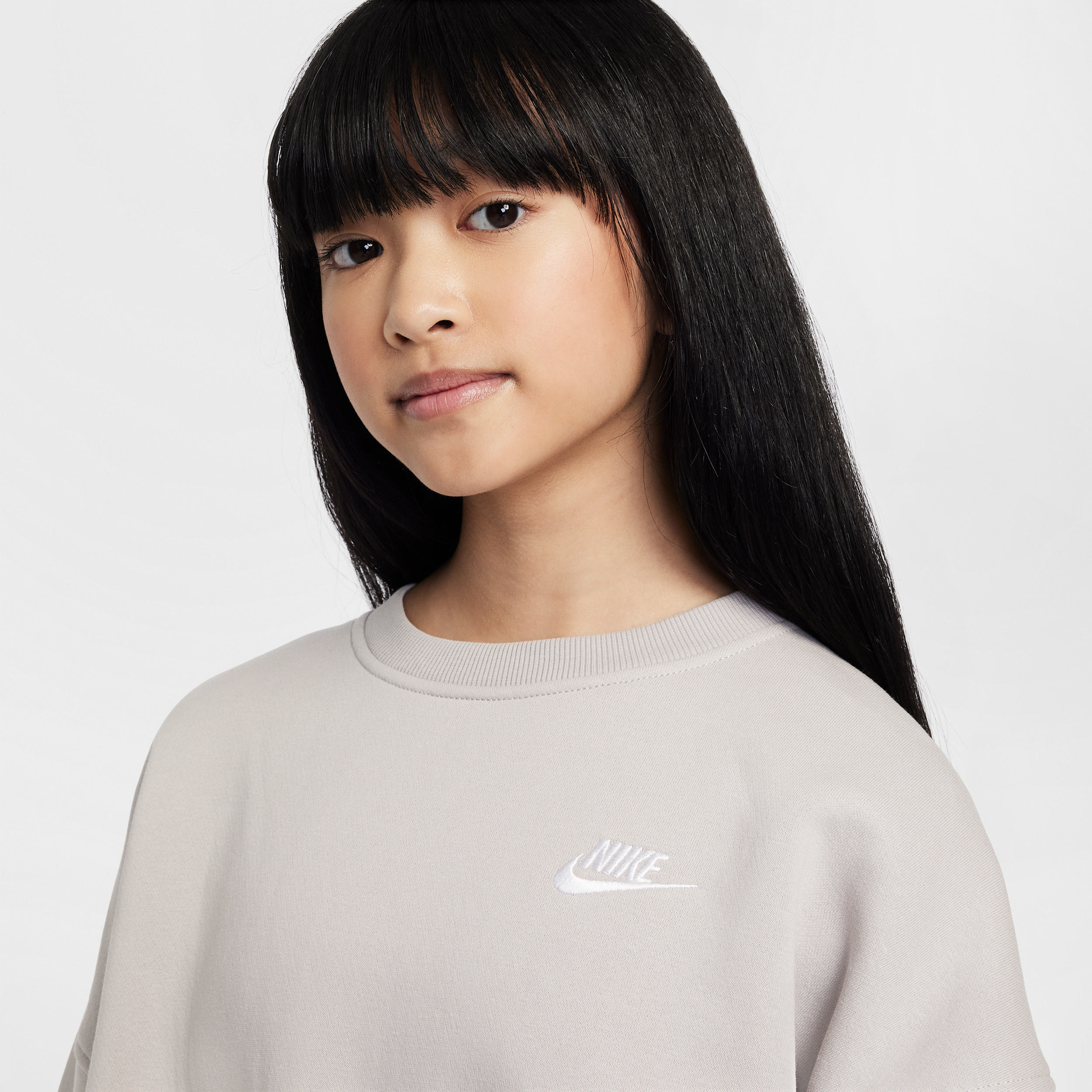 Sweat ample à col ras-du-cou Nike Sportswear Club Fleece pour fille - Gris