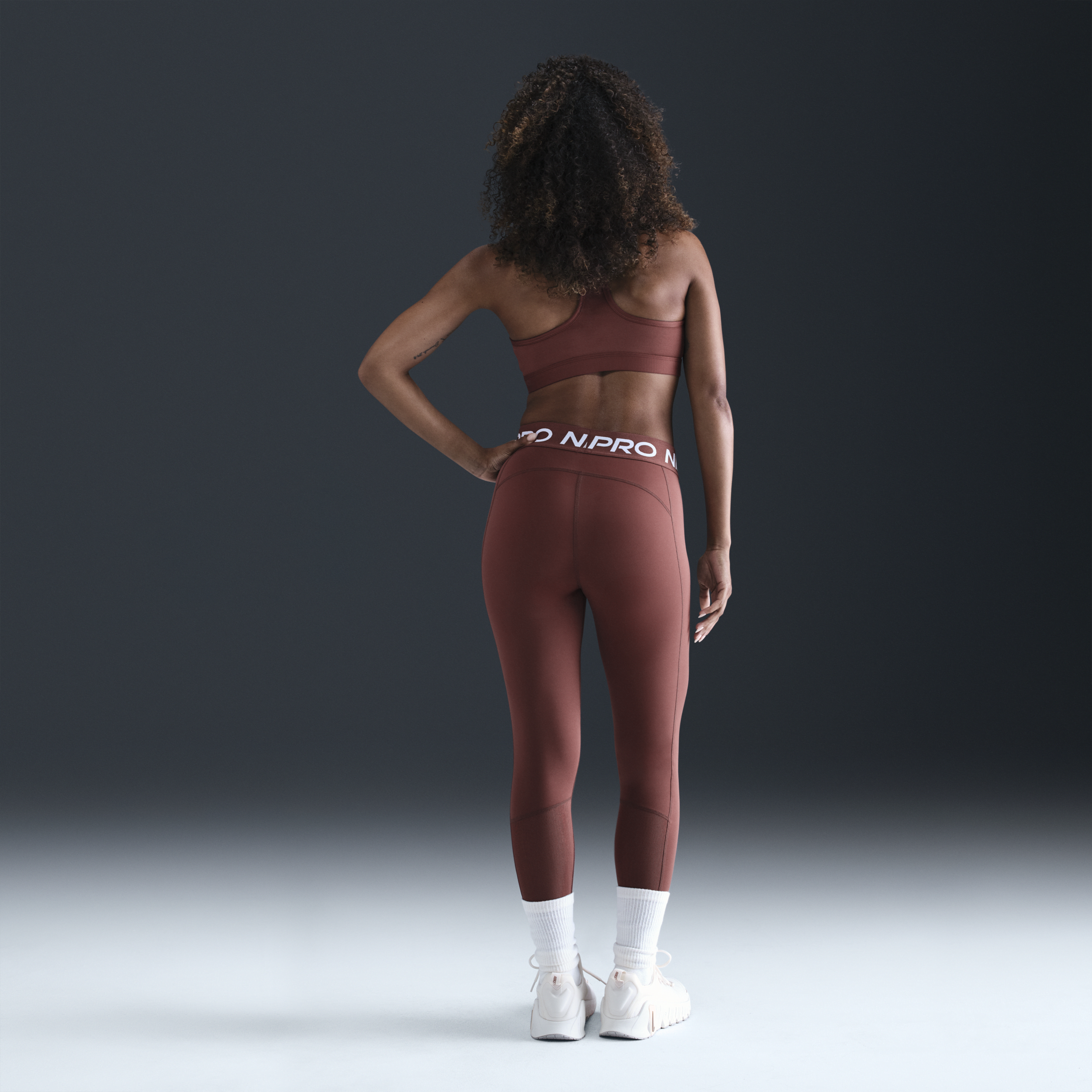 Legging taille mi-haute à empiècements en mesh Nike Pro pour femme - Marron