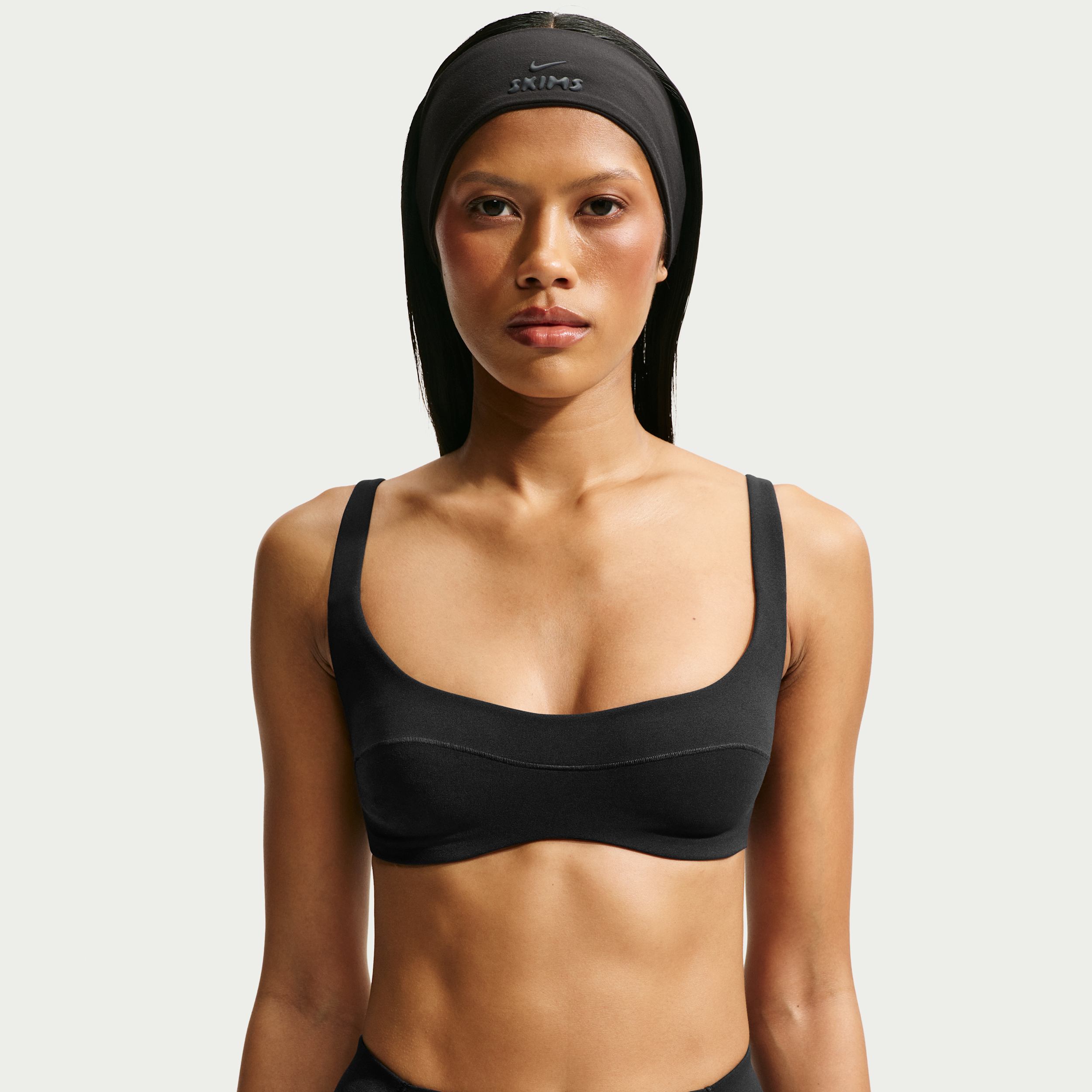 NikeSKIMS Studio Stretch-micro-sports-bh til kvinder - sort