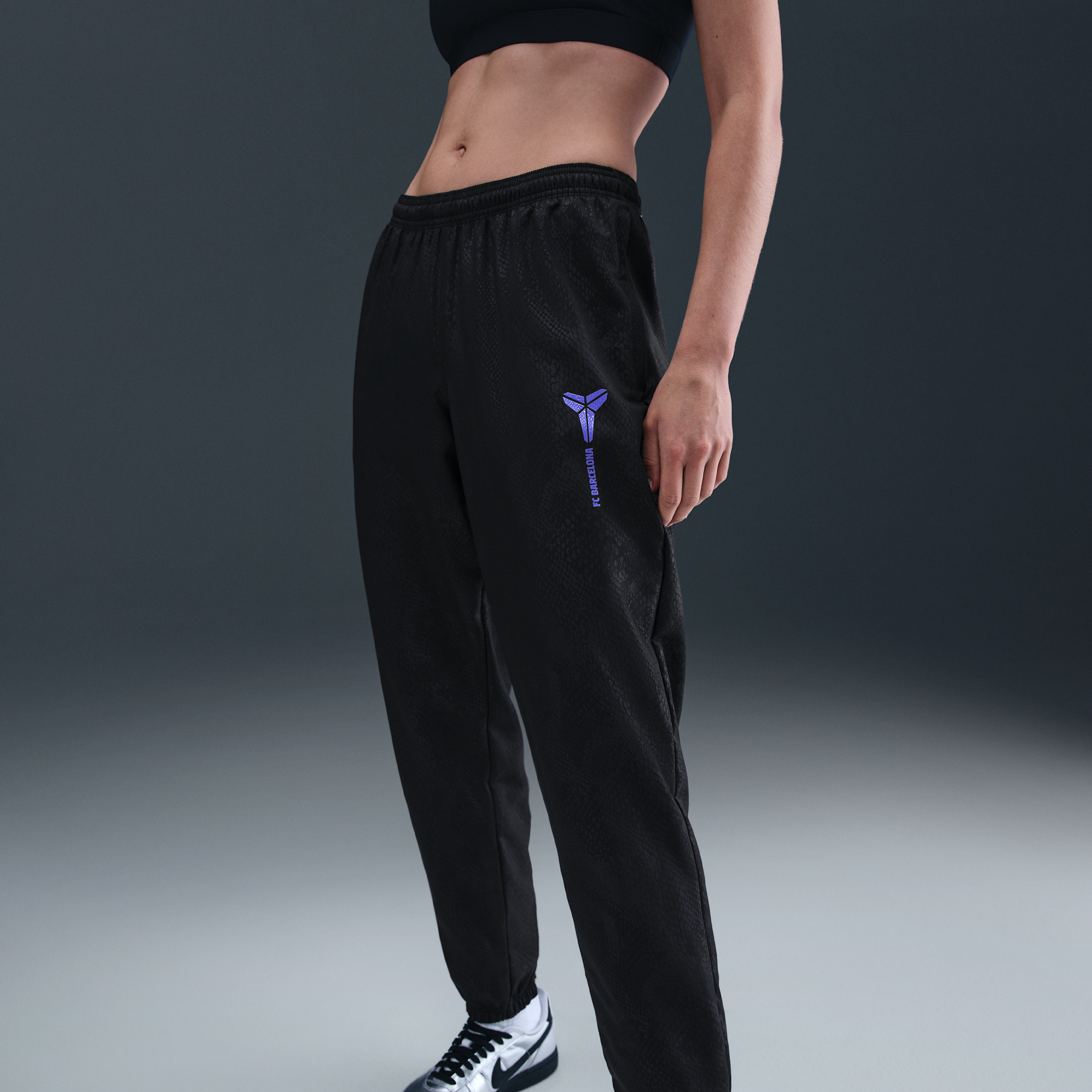 Thumbnail - FC Barcelona Away Kobe Fußball-Trainingshose mit Grafik (Damen) - Schwarz