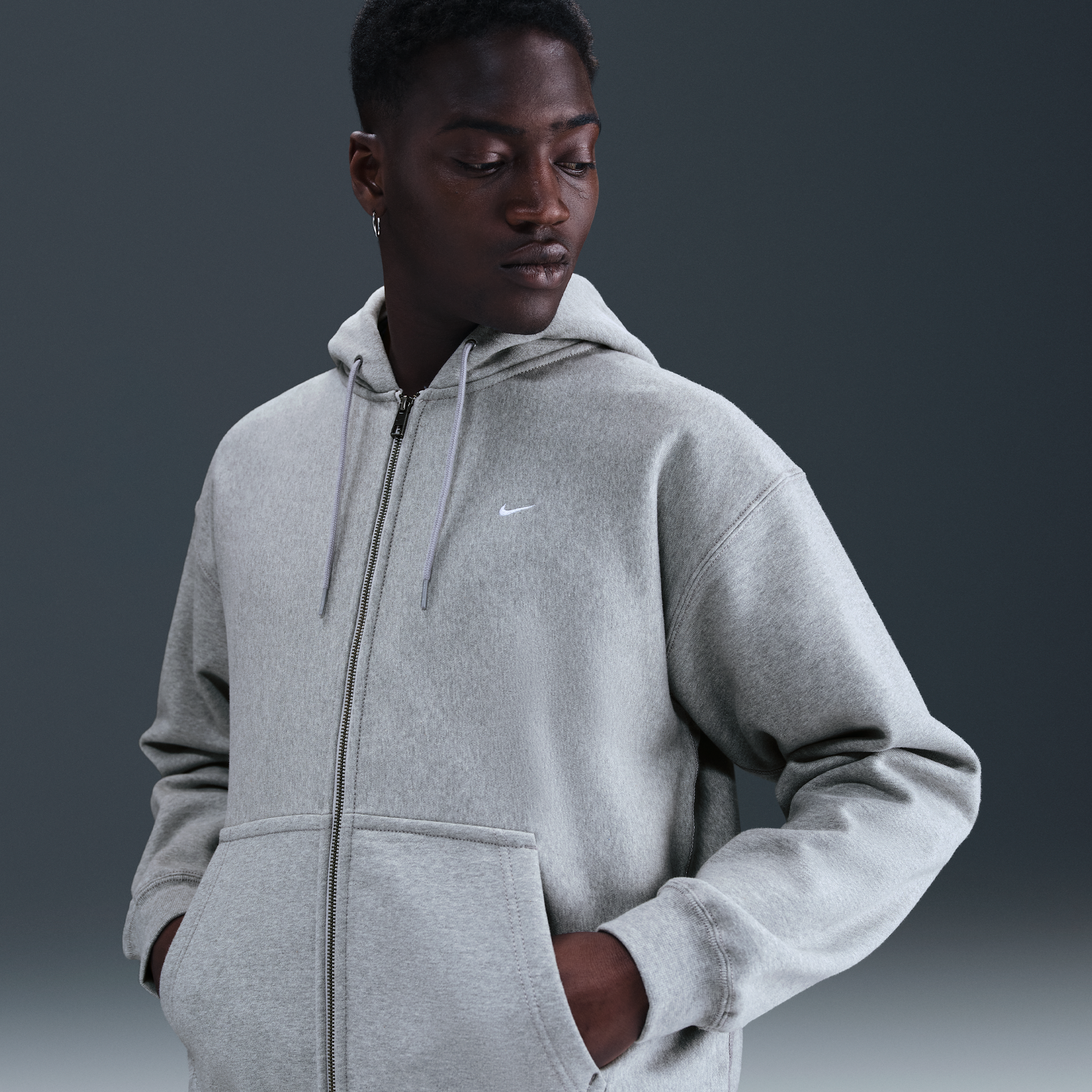 Thumbnail - Nike Solo Swoosh Fleece-Kapuzenjacke mit durchgehendem Reißverschluss (Herren) - Grau