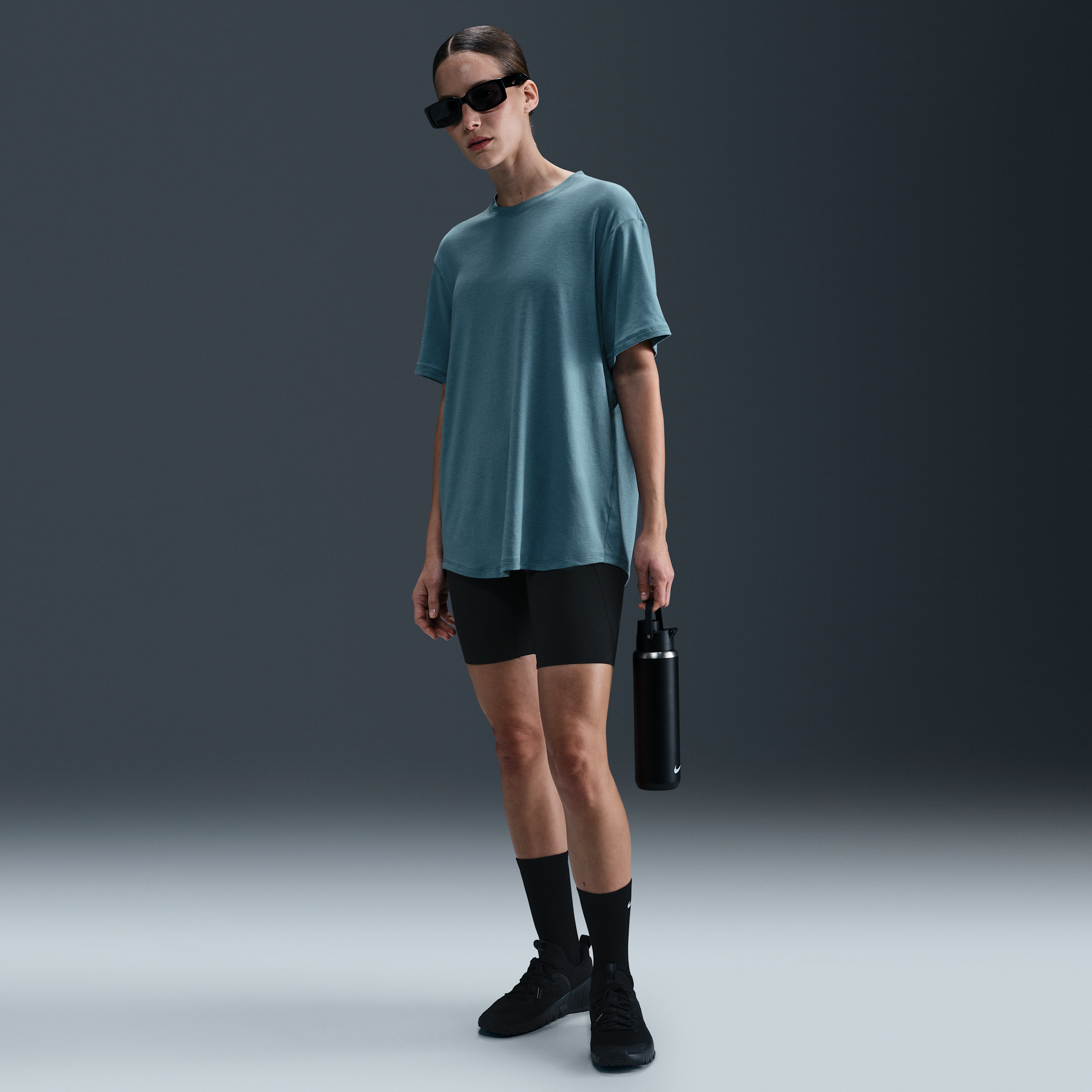 Nike One Relaxed Dri-FIT damestop met korte mouwen Blauw