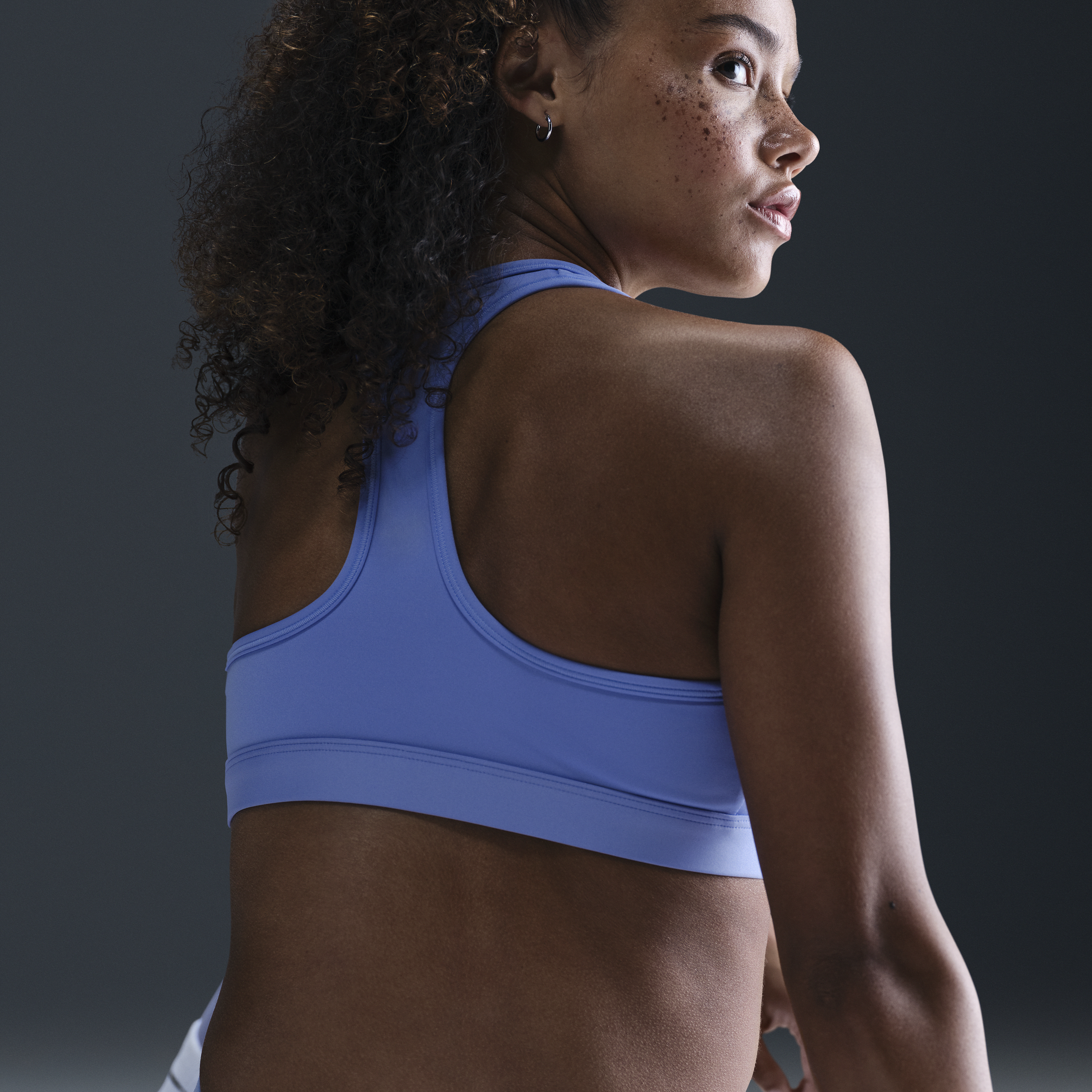 Brassière de sport rembourrée Nike Swoosh Medium Support pour femme - Bleu