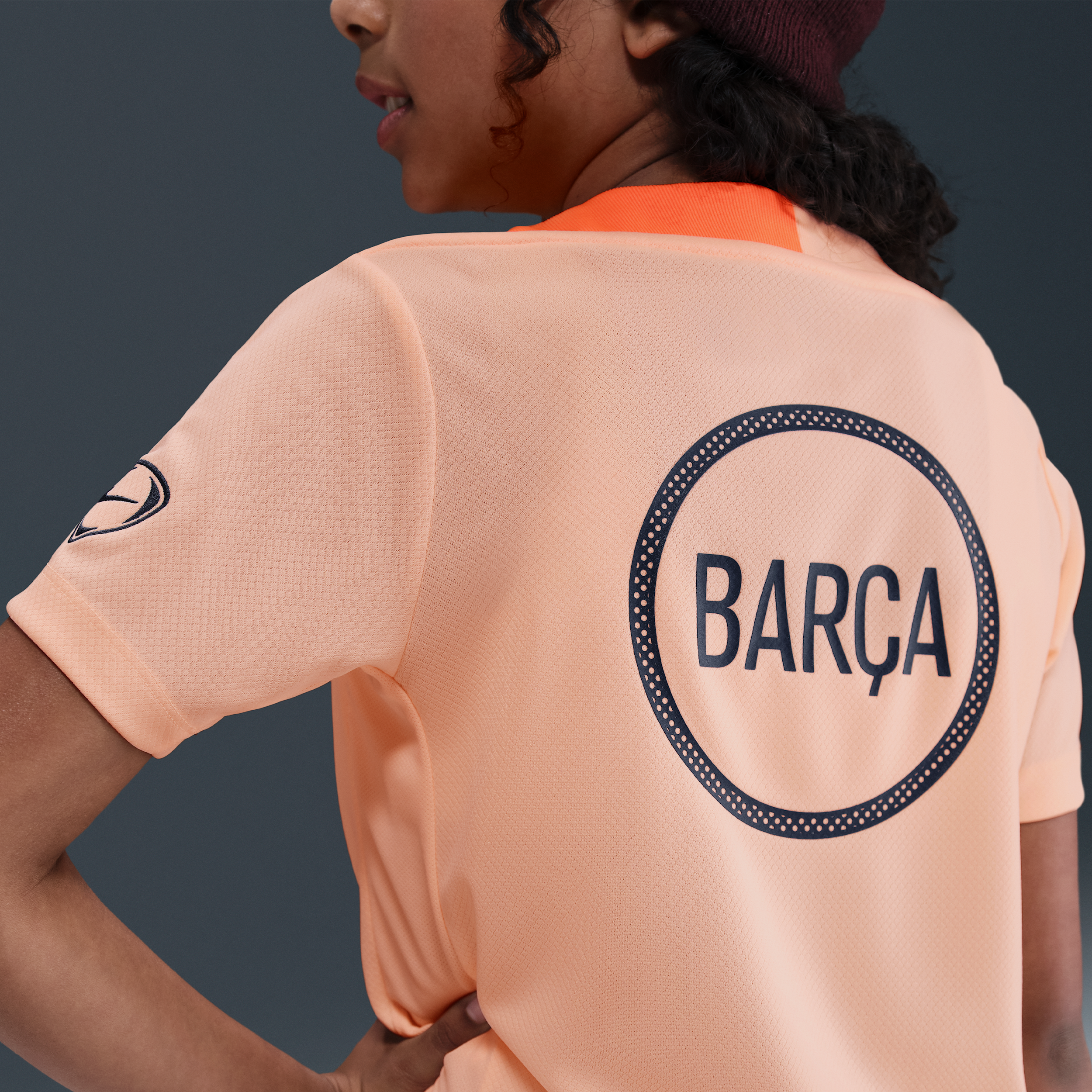 Thumbnail - FC Barcelona Strike Third Nike Dri-FIT Total 90 Fußballoberteil aus Strickmaterial (ältere Kinder) - Orange