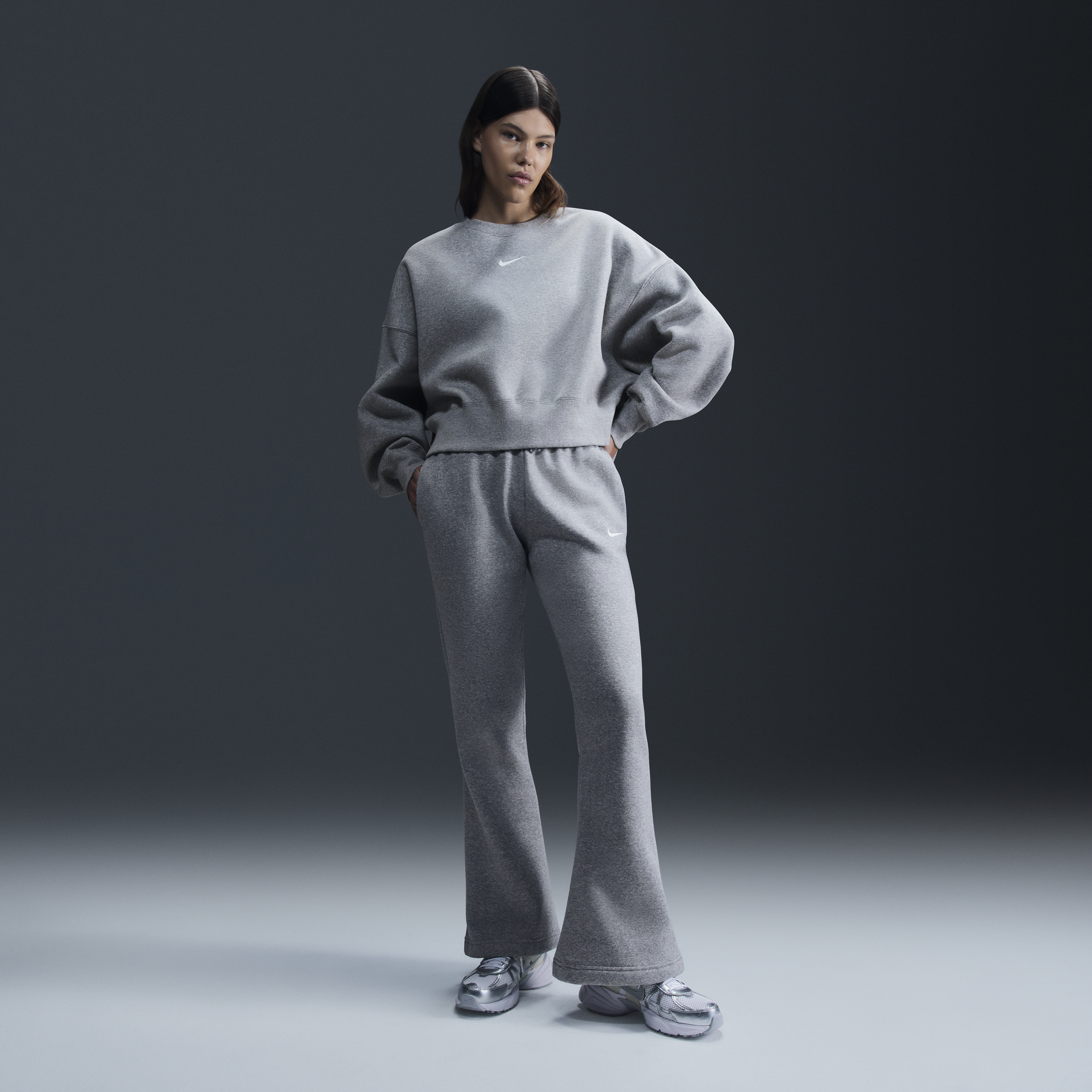 Sweat ultra-oversize à col ras-du-cou Nike Sportswear Phoenix Fleece pour femme - Gris