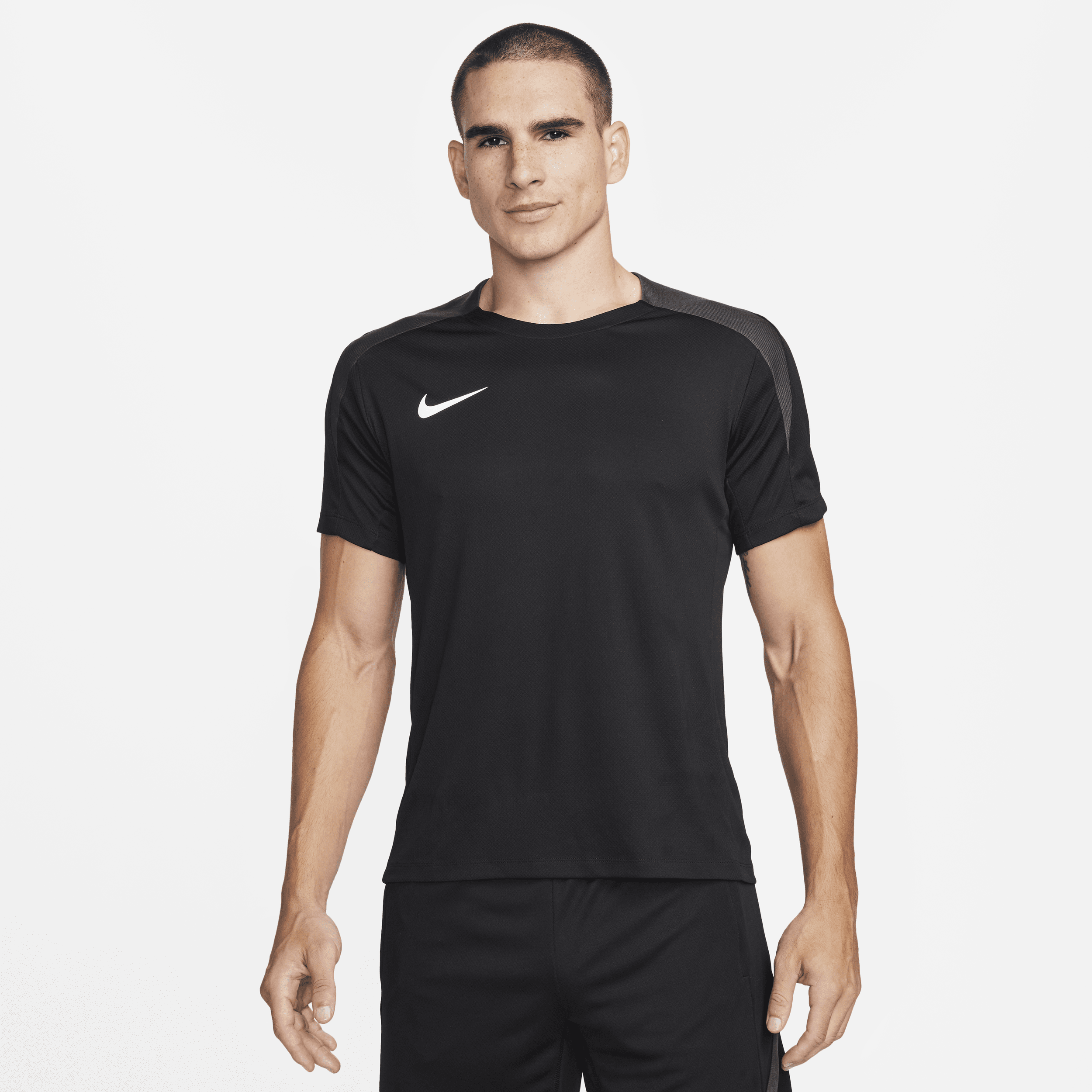 Nike Strike voetbaltop met Dri-FIT en korte mouwen voor heren Zwart