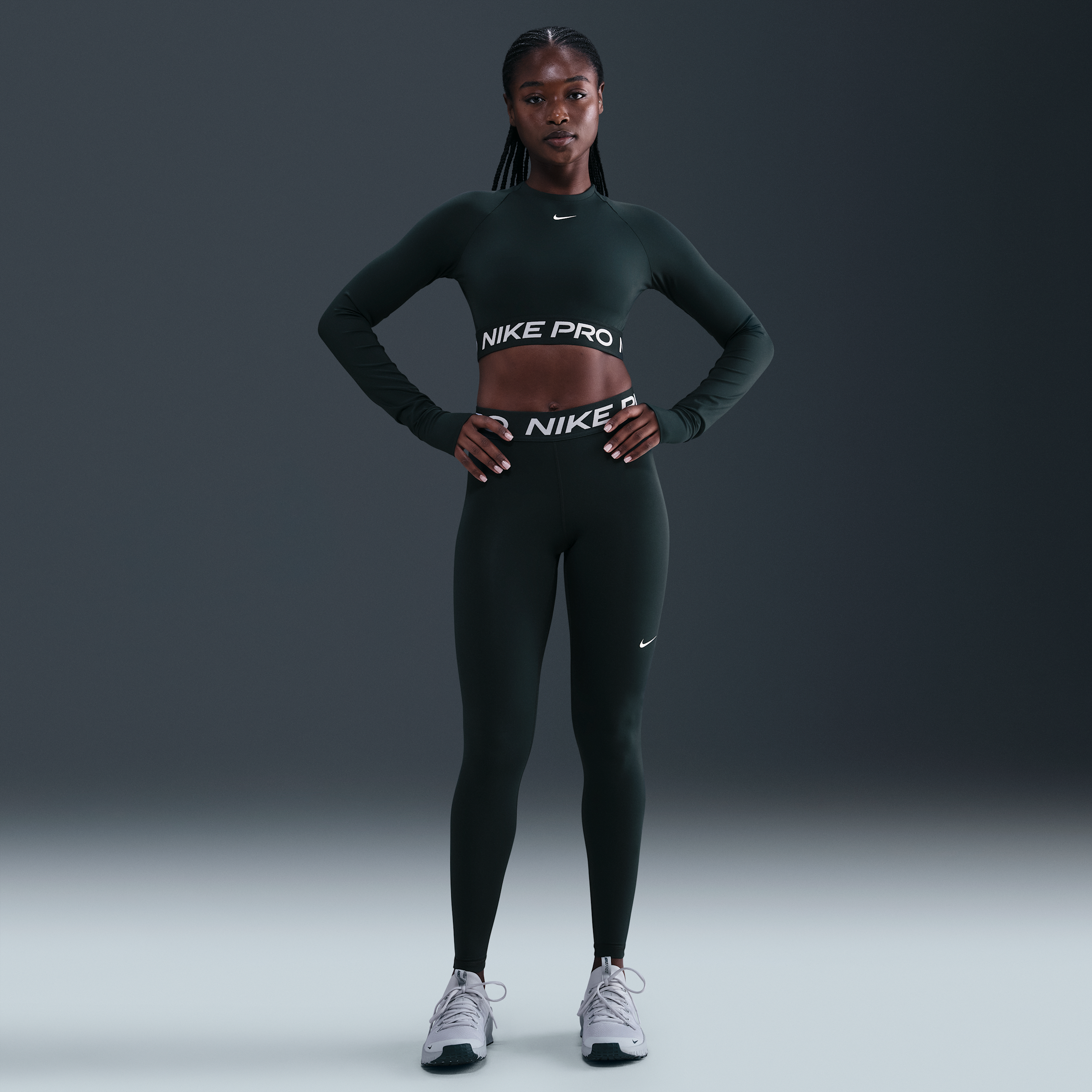 Thumbnail - Nike Pro Leggings mit mittelhohem Bund und Mesh-Einsatz für Damen - Grün
