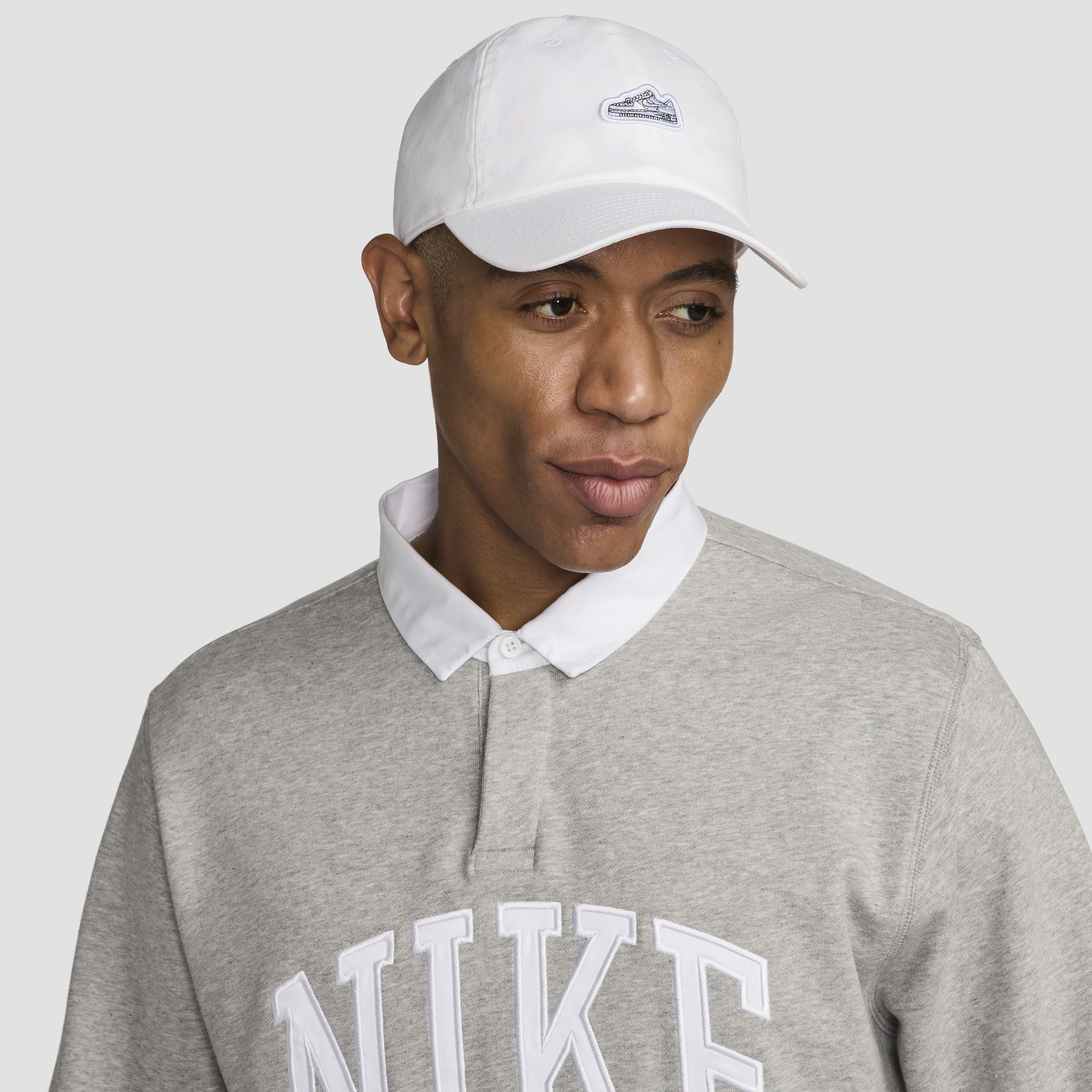 „Nike Club Unstrukturierte Cap in Weiß – Stilvolles Accessoire für