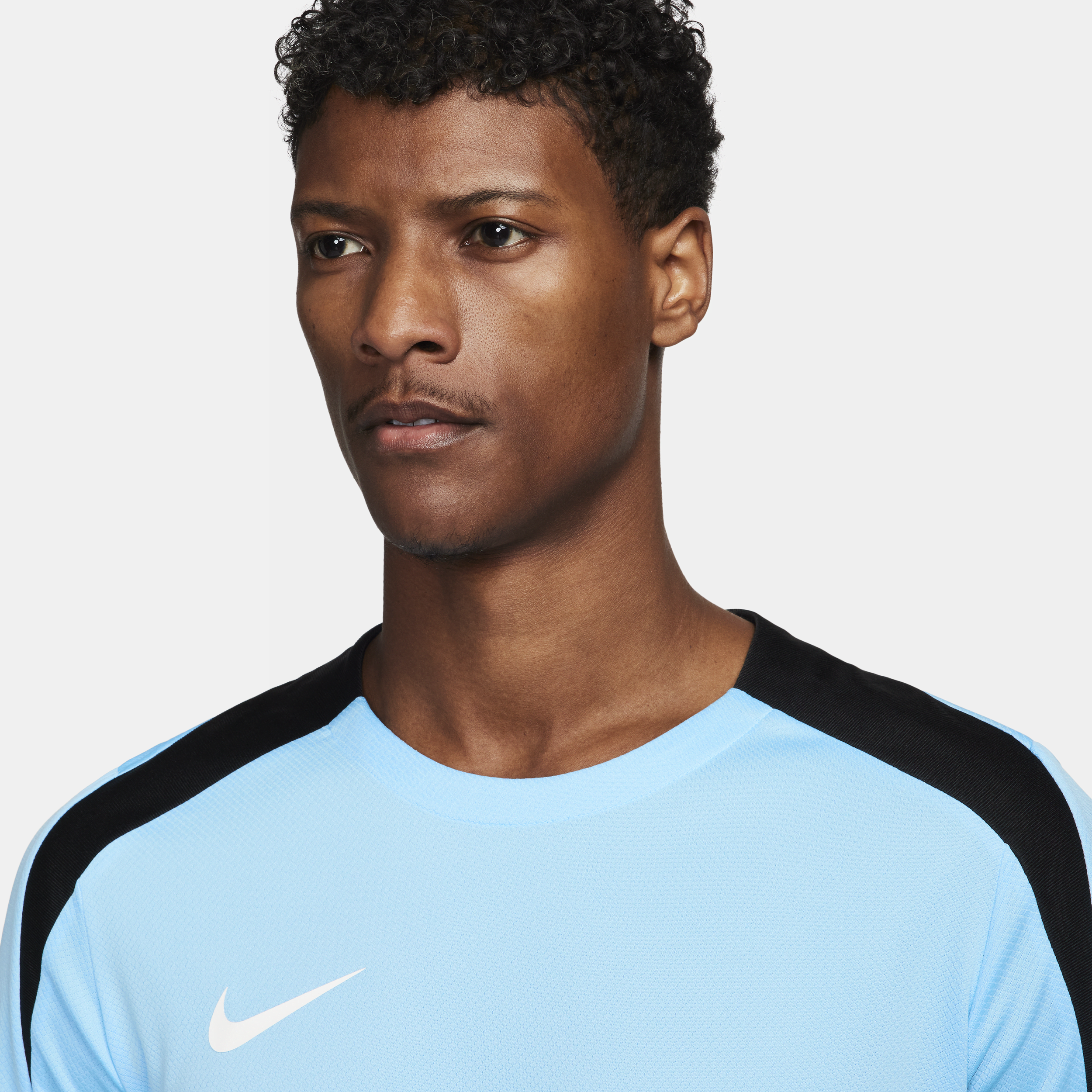 Nike Strike voetbaltop met Dri-FIT en korte mouwen voor heren Blauw