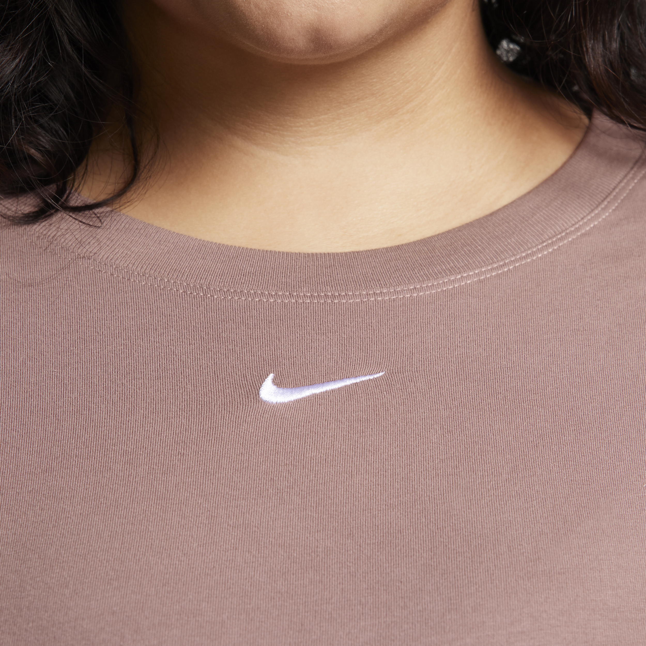 Nike Sportswear Essential T-shirt voor dames (Plus Size) Paars