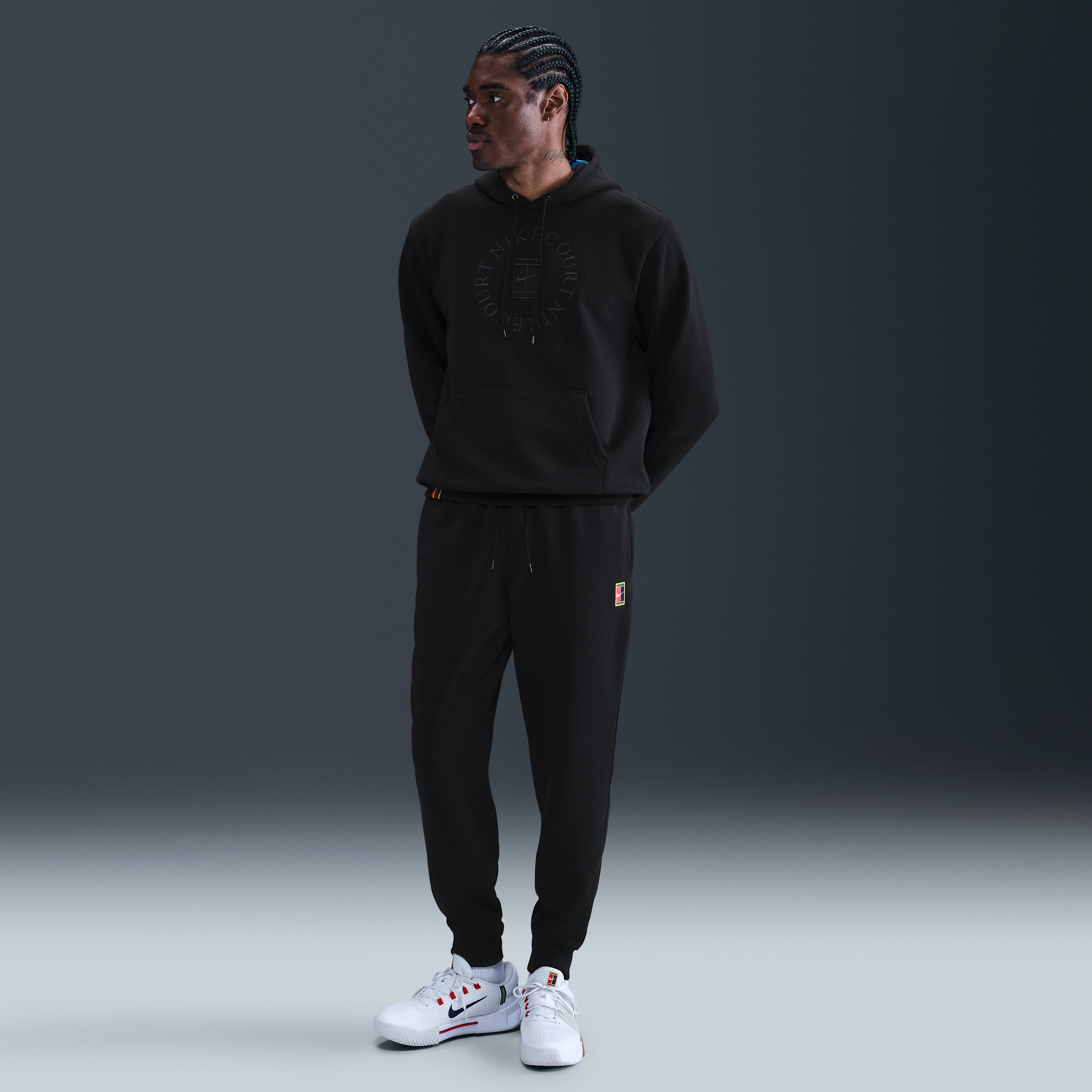 Thumbnail - NikeCourt Heritage Dri-FIT Fleece-Tennis-Jogger (Herren) - Schwarz
