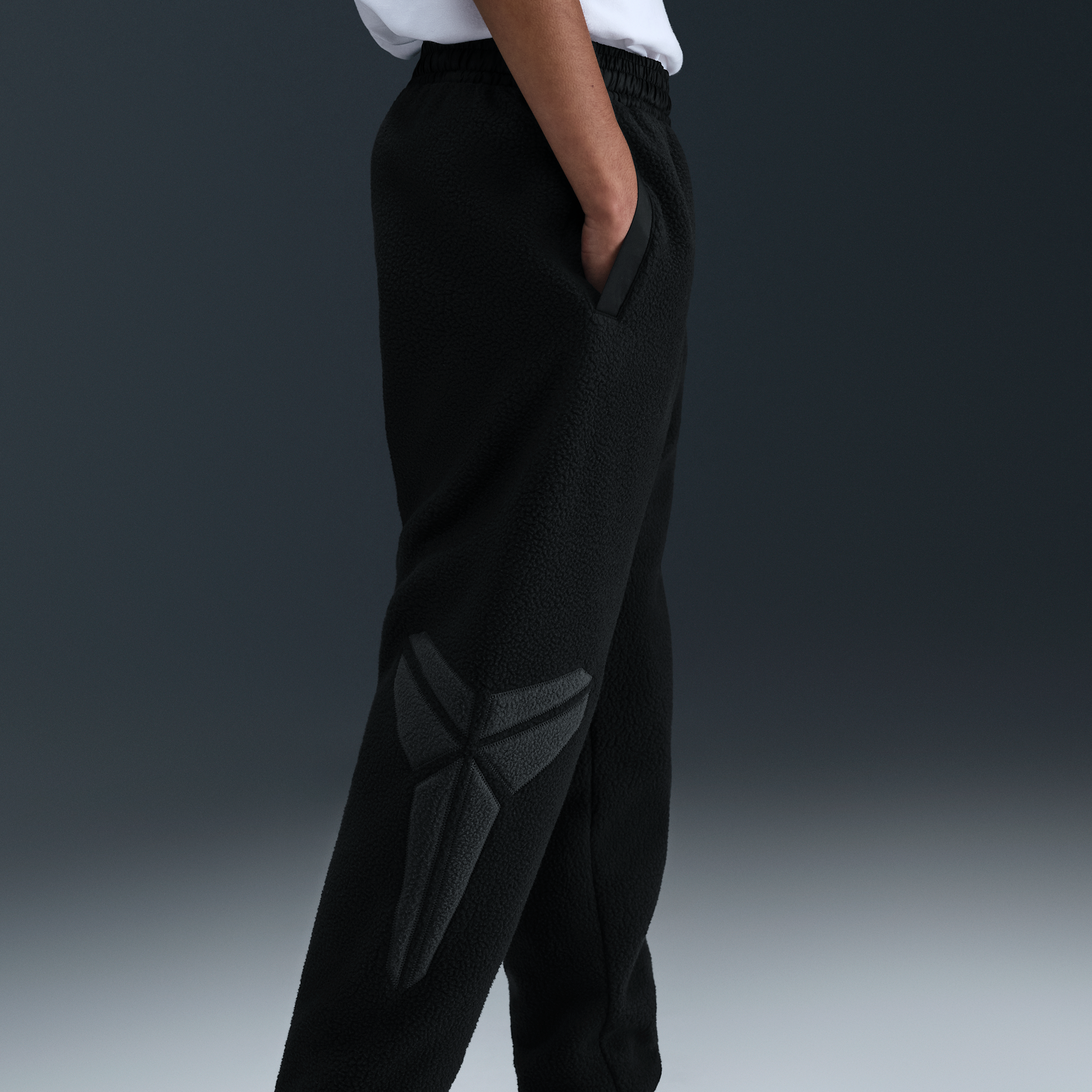 Thumbnail - Kobe Winterized Basketball-Hose (ältere Kinder) - Schwarz