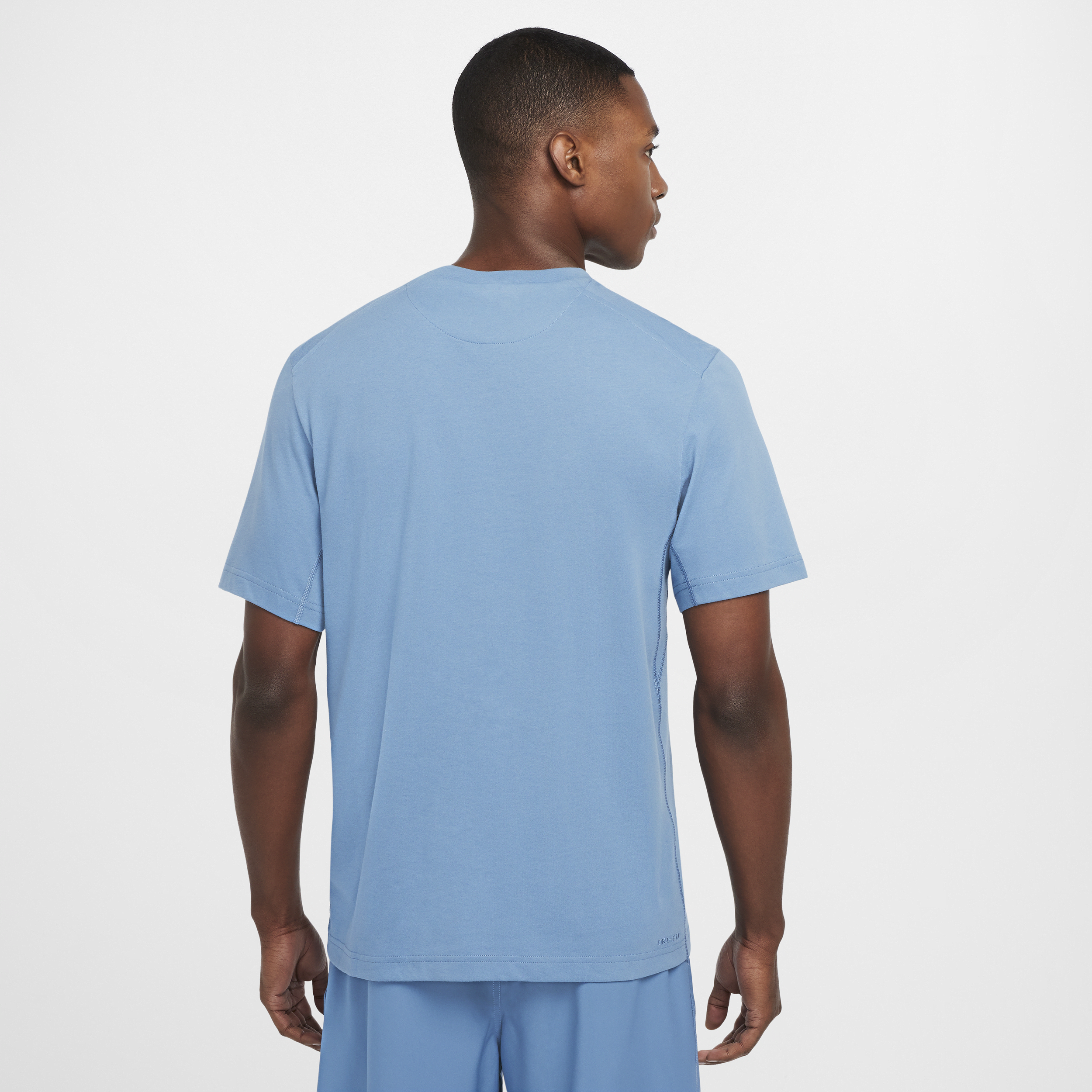 Haut à manches courtes Dri-FIT Nike Primary pour homme - Bleu