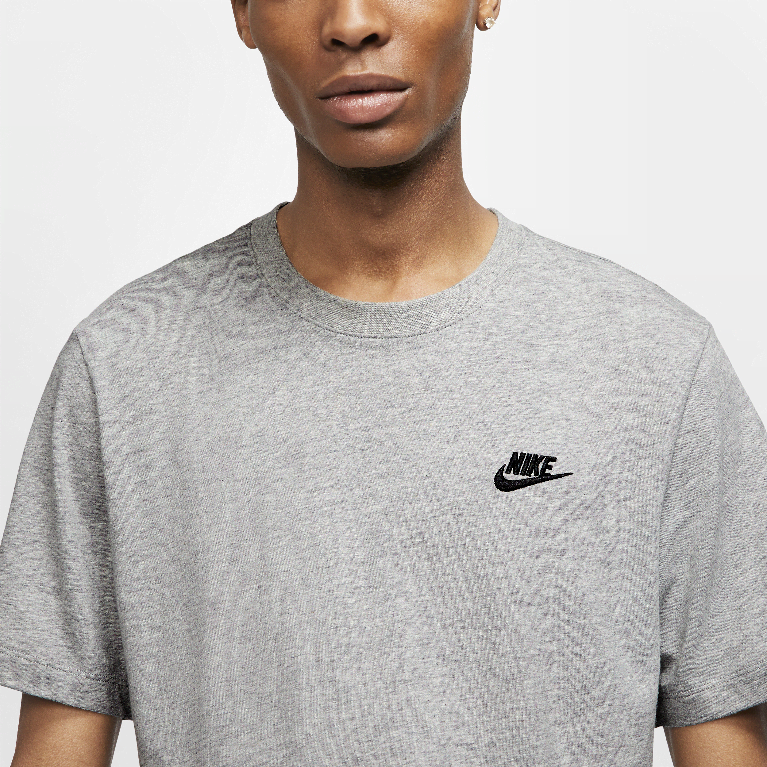 T-shirt Nike Sportswear Club pour Homme - Gris