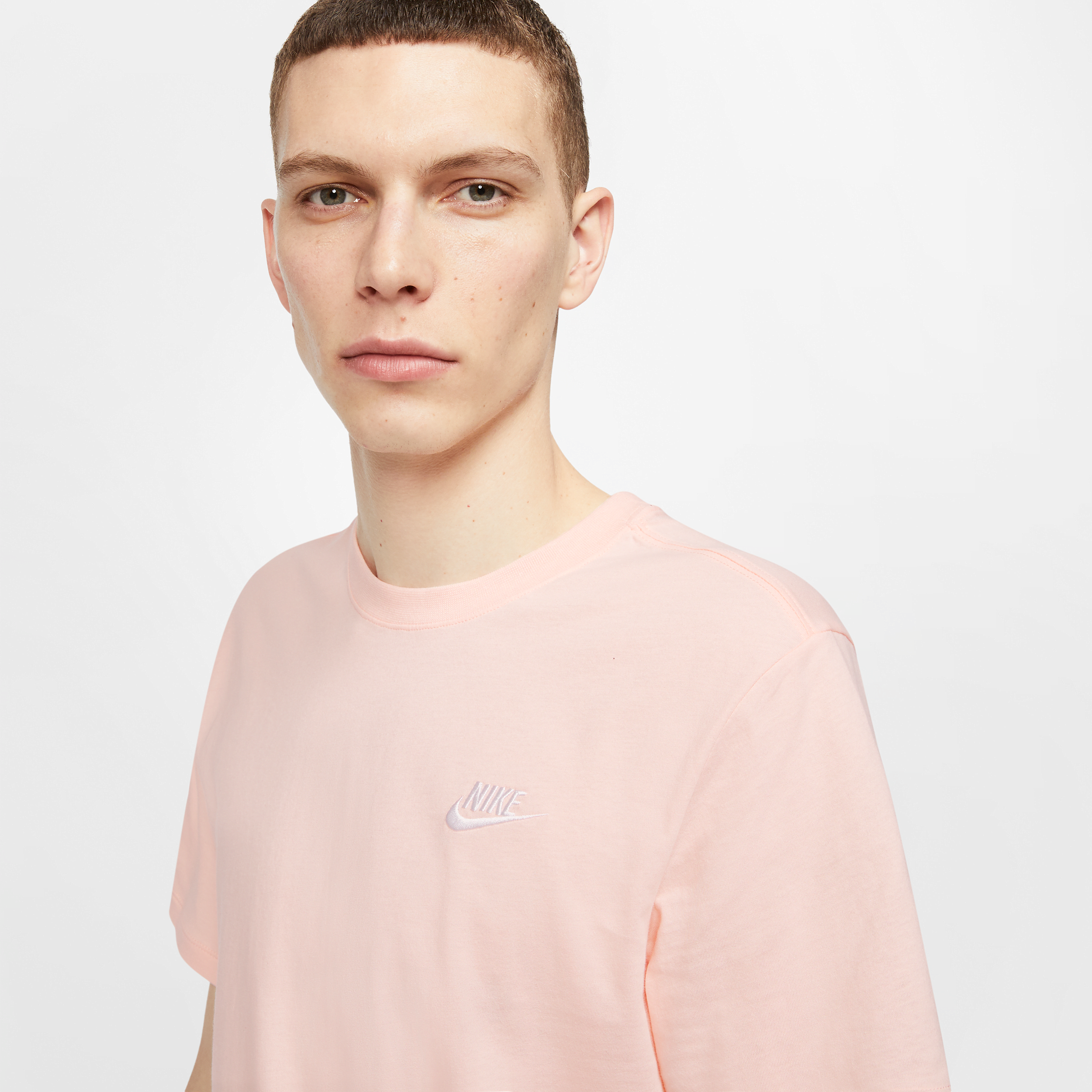 T-shirt Nike Sportswear Club pour Homme - Rose