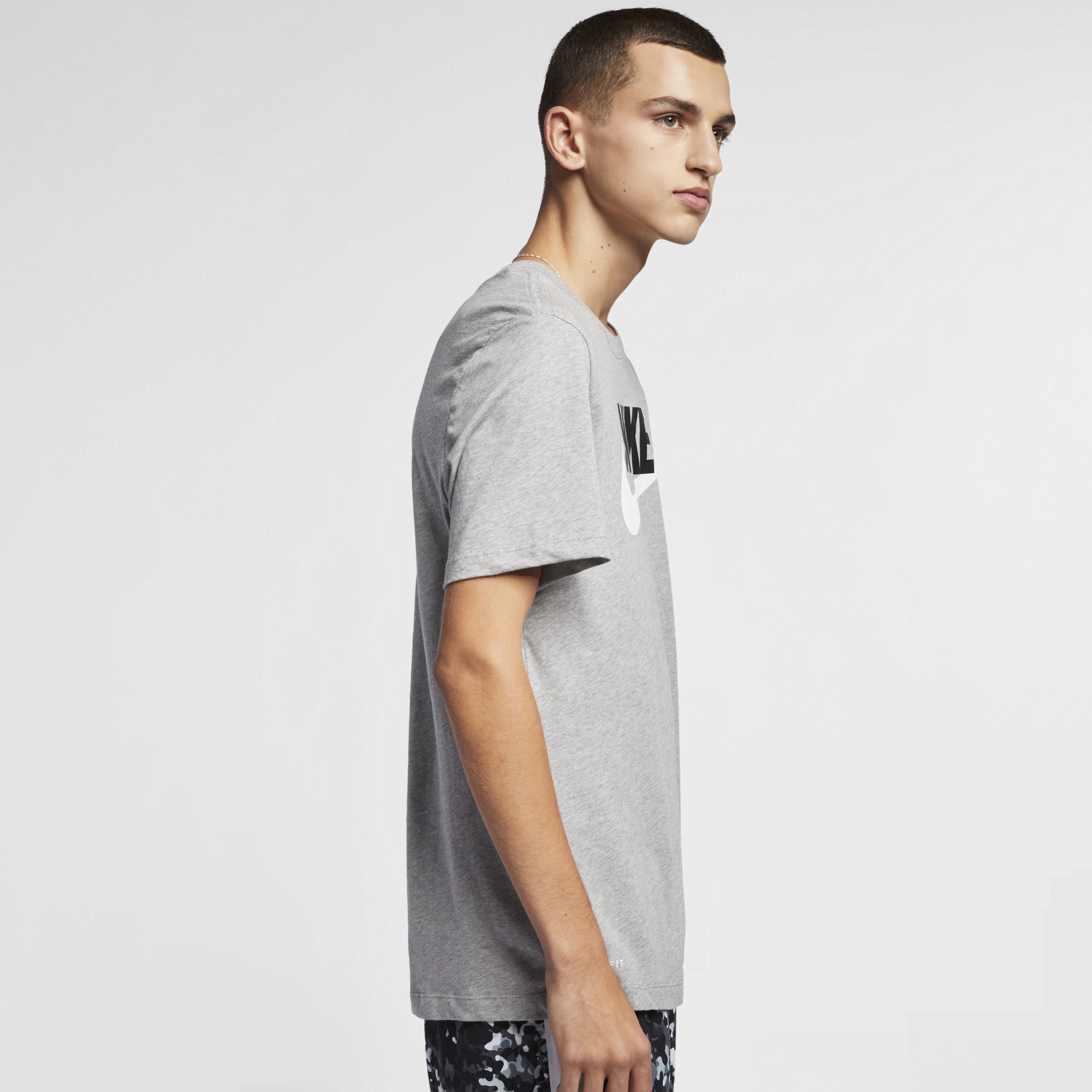 T-shirt Nike Sportswear pour Homme - Gris