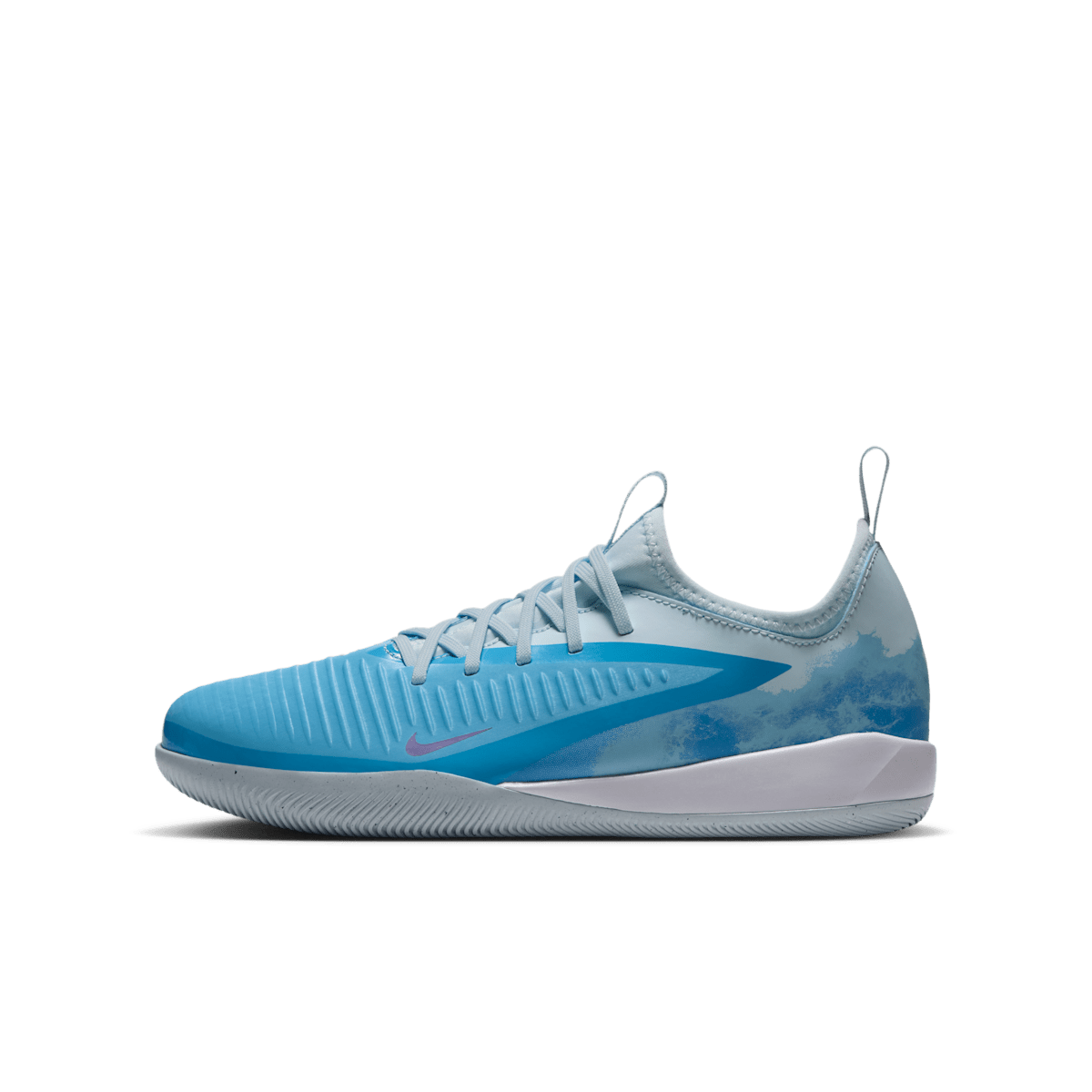 Chaussure de foot en salle Nike Jr. Phantom 6 Low Academy « Erling Haaland » pour ado - Bleu