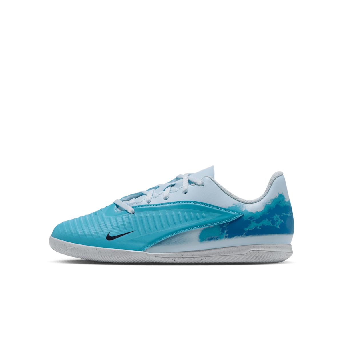 Chaussure de foot en salle basse Nike Jr. Phantom 6 Low Club "Erling Haaland" pour ado - Bleu