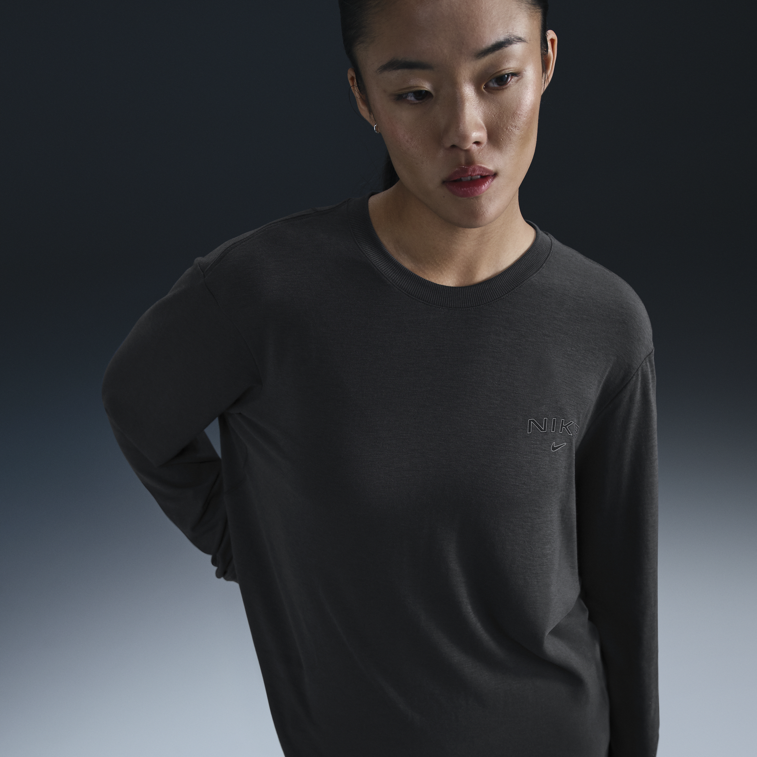 【ナイキ(NIKE)公式ストア】ナイキ ワン リラックスド ウィメンズ Dri-FIT ロングスリーブ トップ HQ3230-070 グレー 【ナイキ(NIKE)公式ストア】ナイキ ワン リラックスド ウィメンズ Dri-FIT ロングスリーブ トップ HQ3230-070 グレー