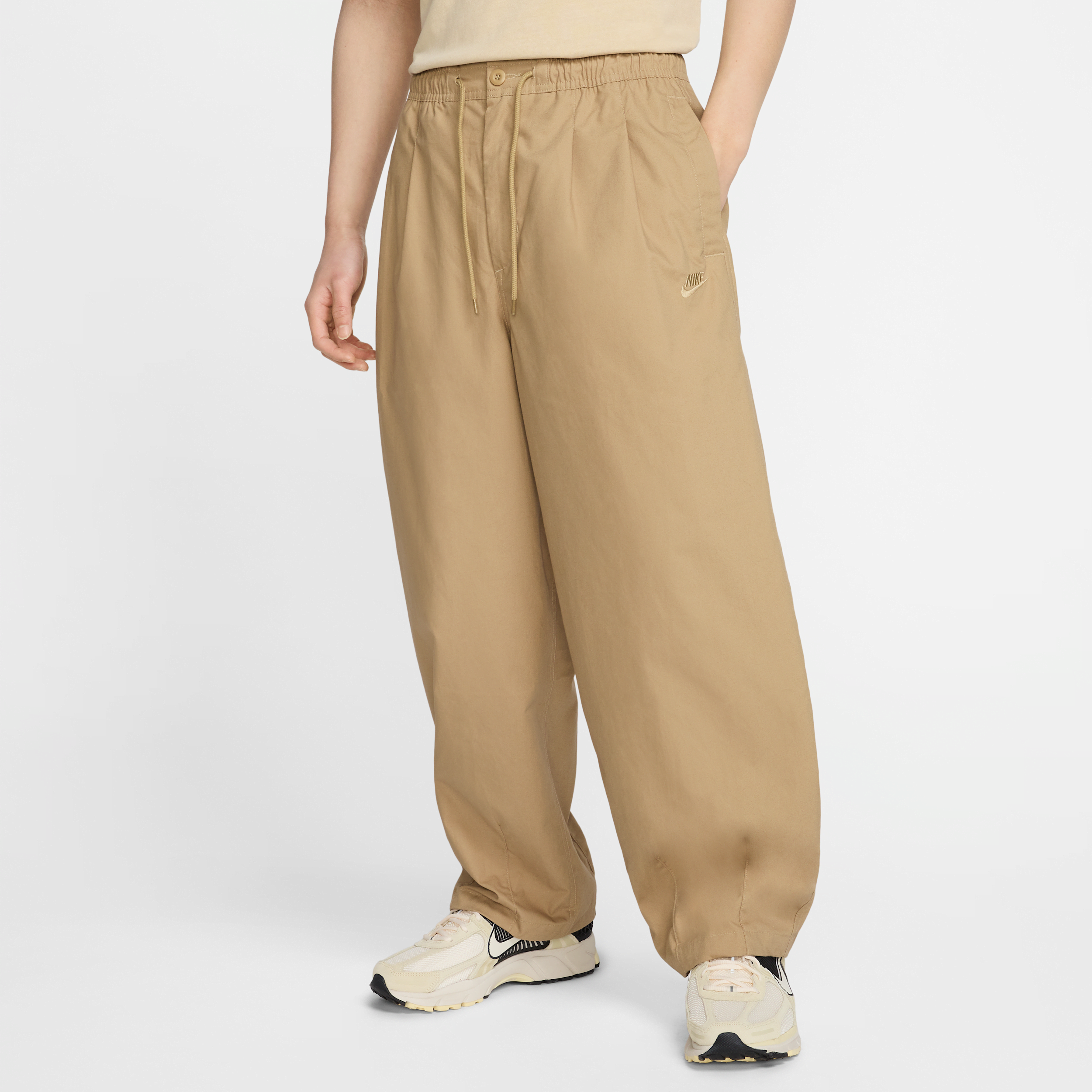 【ナイキ(NIKE)公式ストア】ナイキ クラブ メンズ バルーン パンツ HJ1974-297 ブラウン 【ナイキ(NIKE)公式ストア】ナイキ クラブ メンズ バルーン パンツ HJ1974-297 ブラウン