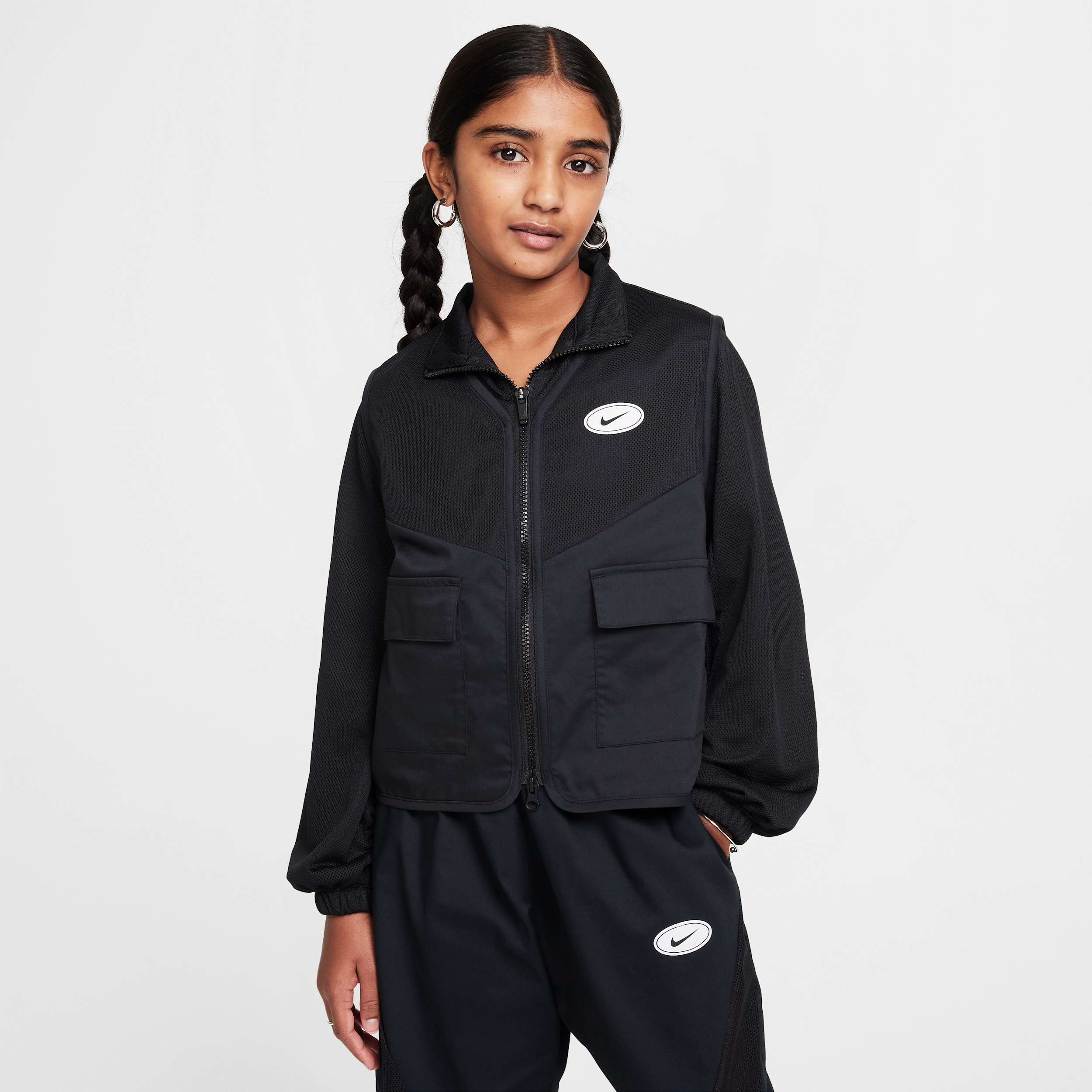 【ナイキ(NIKE)公式ストア】ナイキ スポーツウェア ガールズジャケット HF8205-010 ブラック 【ナイキ(NIKE)公式ストア】ナイキ スポーツウェア ガールズジャケット HF8205-010 ブラック
