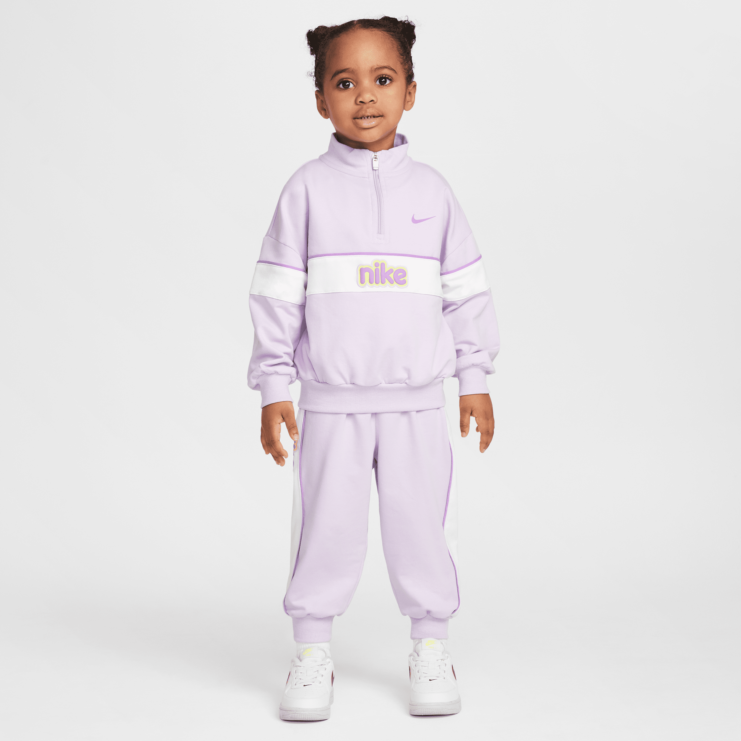 【ナイキ(NIKE)公式ストア】ナイキ E1D1 ベビー クォータージップ トップ アンド パンツ セットアップ IB9043-511 パープル 【ナイキ(NIKE)公式ストア】ナイキ E1D1 ベビー クォータージップ トップ アンド パンツ セットアップ IB9043-511 パープル