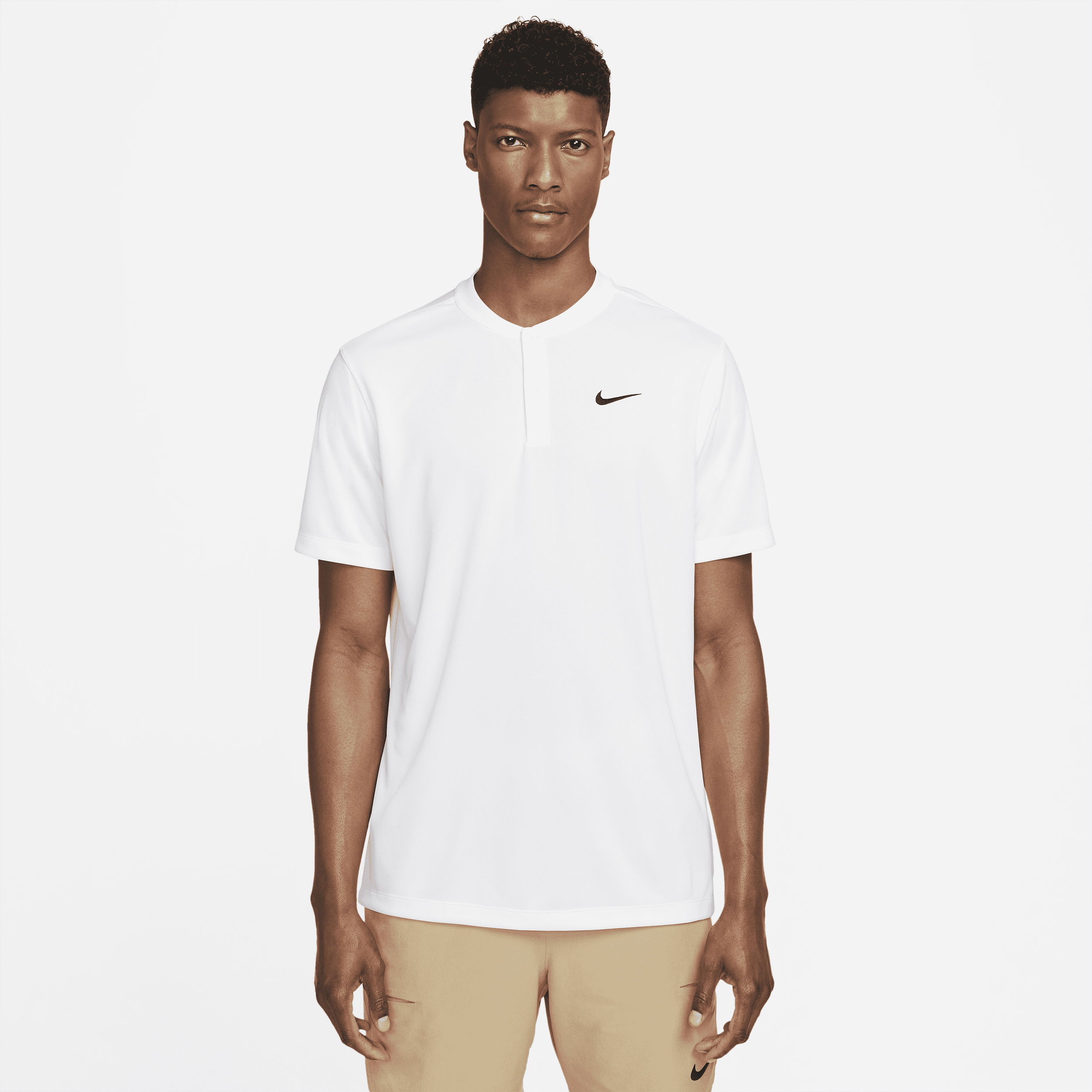 NikeCourt Dri-FIT Polo de tenis con cuello en punta - Hombre - Blanco
