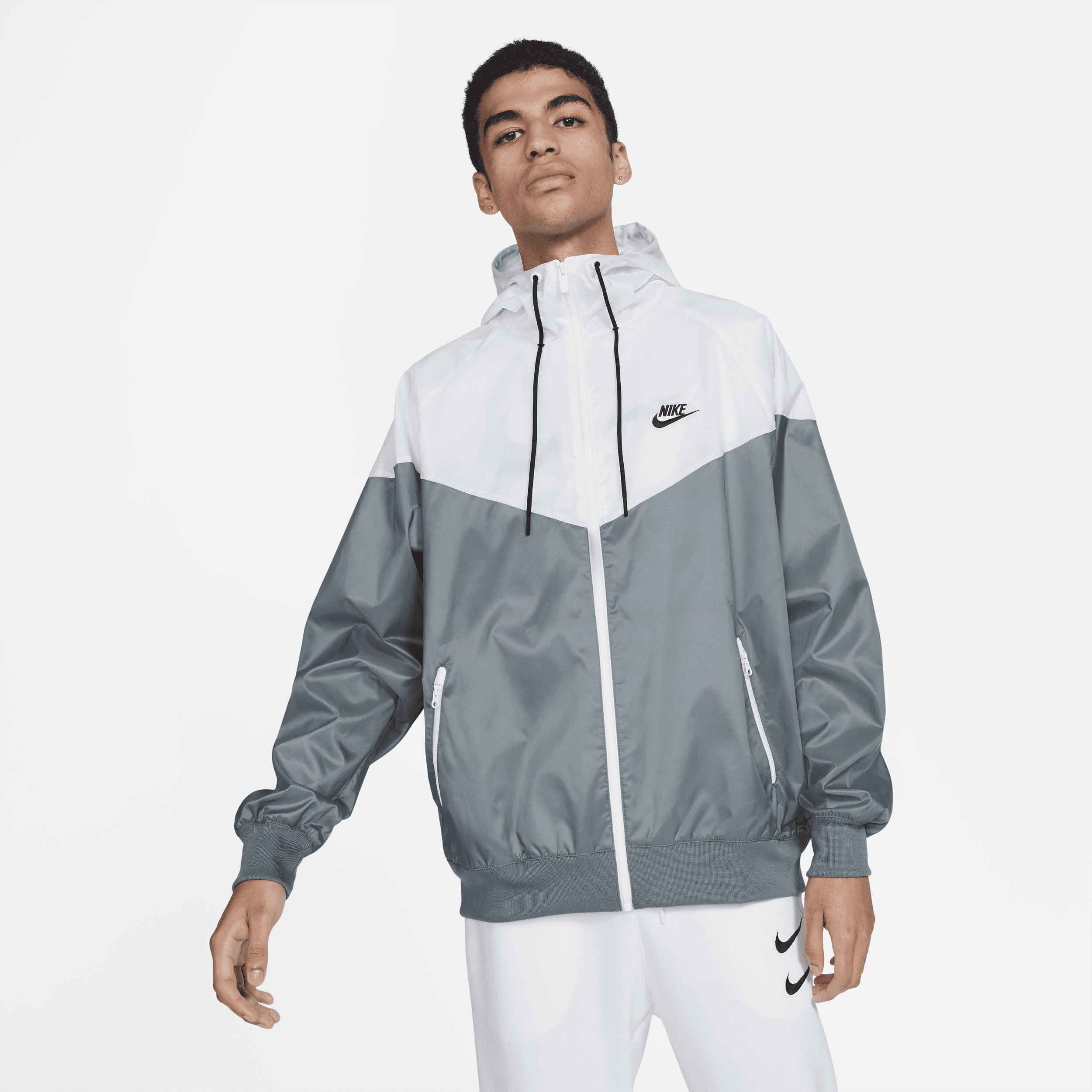 Nike Sportswear Windrunner-jakke med hætte til mænd - grå
