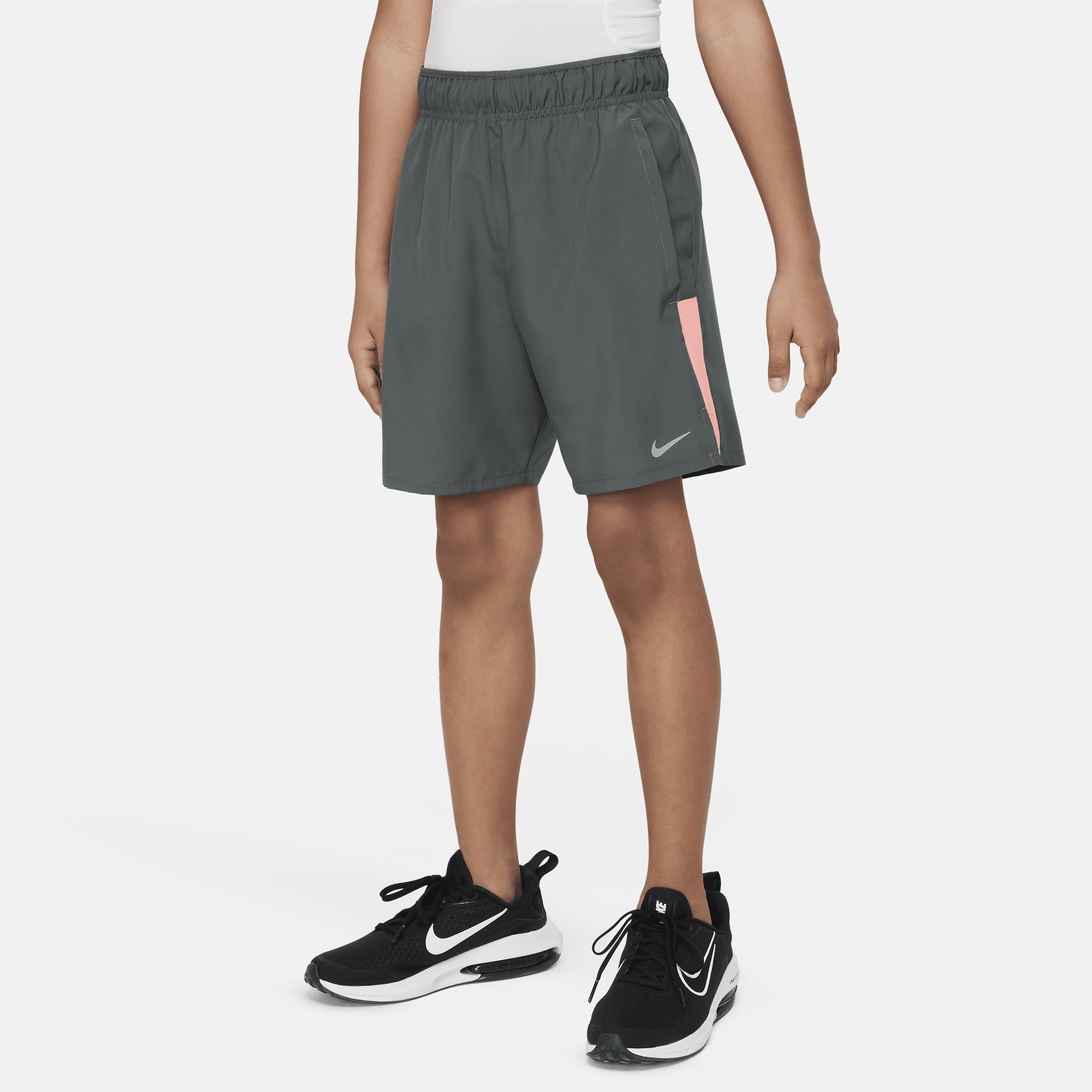 Shorts da training Nike Dri-FIT Challenger – Ragazzo - Grigio