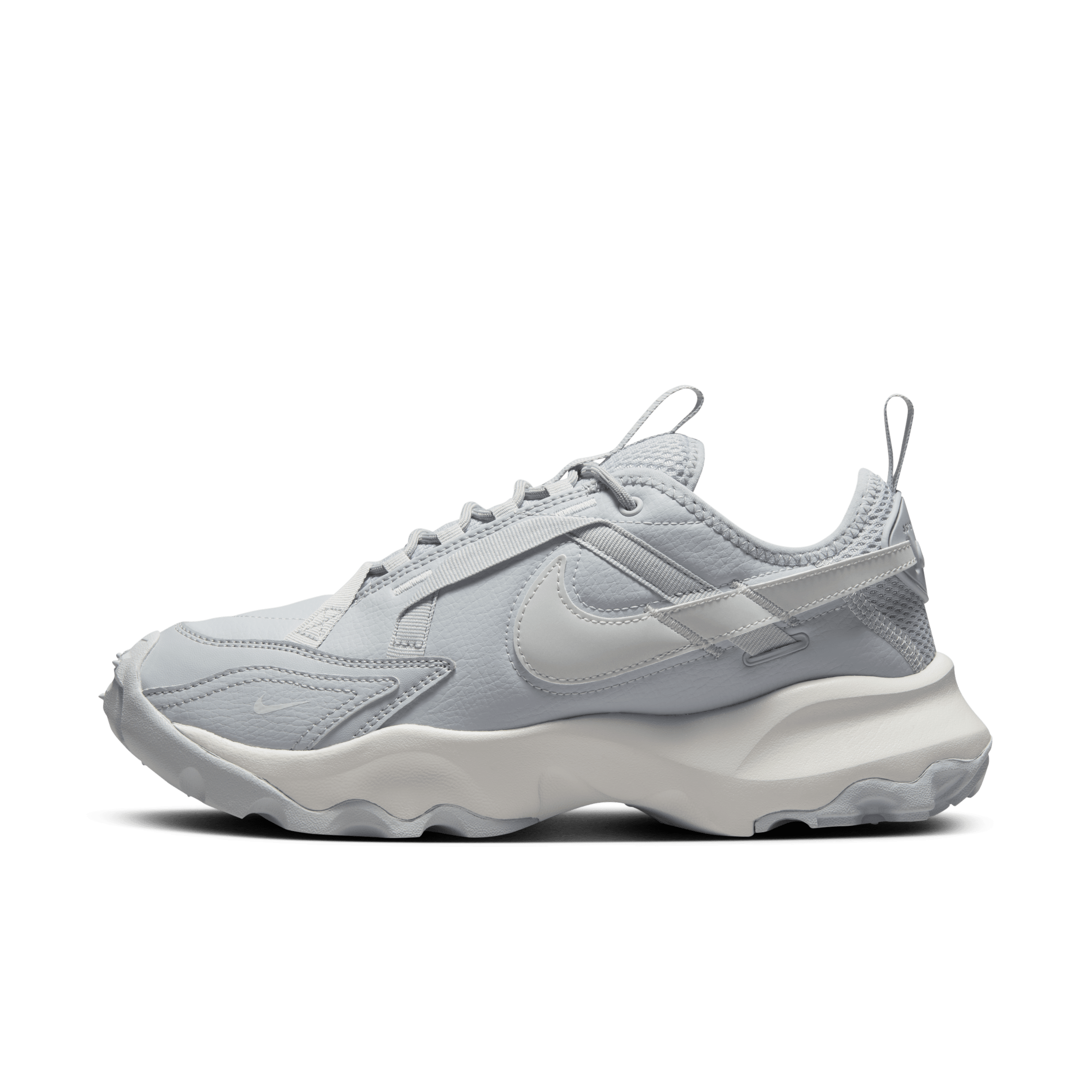【ナイキ(NIKE)公式ストア】ナイキ TC 7900 ウィメンズシューズ DD9682-005 グレー 【ナイキ(NIKE)公式ストア】ナイキ TC 7900 ウィメンズシューズ DD9682-005 グレー