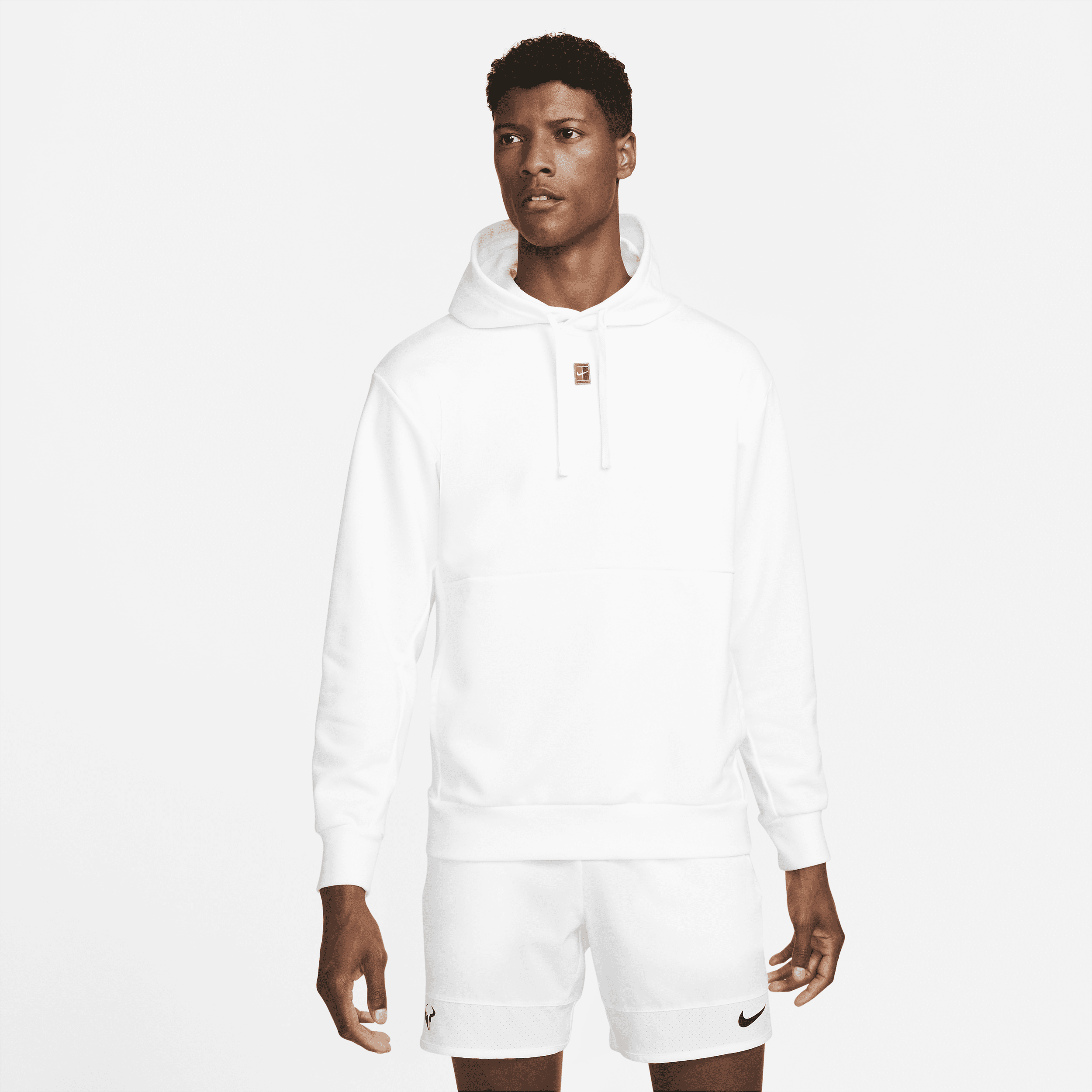 NikeCourt-tennishættetrøje i fleece til mænd - hvid
