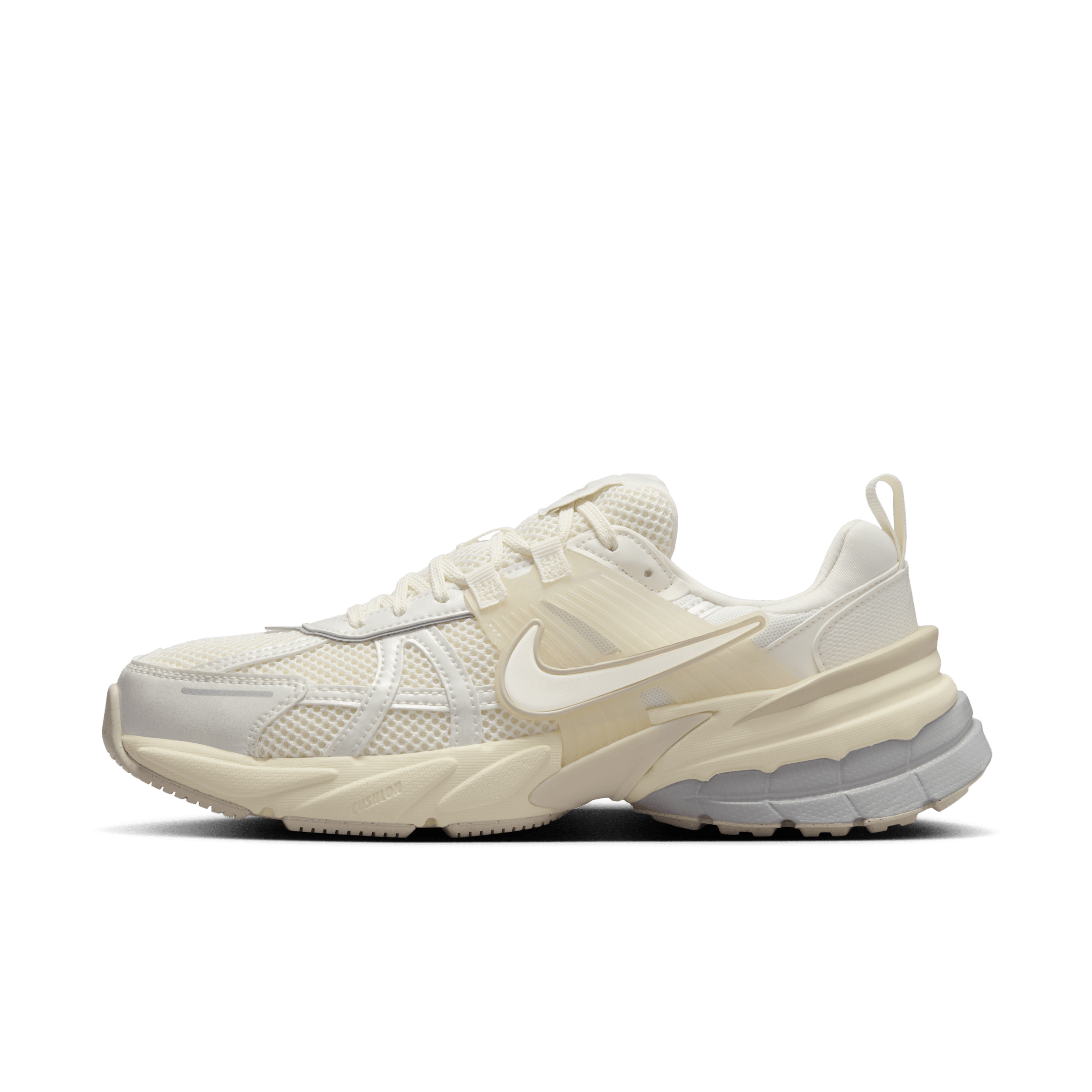 【ナイキ(NIKE)公式ストア】ナイキ V2K ラン シューズ HQ1512-110 ブラウン 【ナイキ(NIKE)公式ストア】ナイキ V2K ラン シューズ HQ1512-110 ブラウン