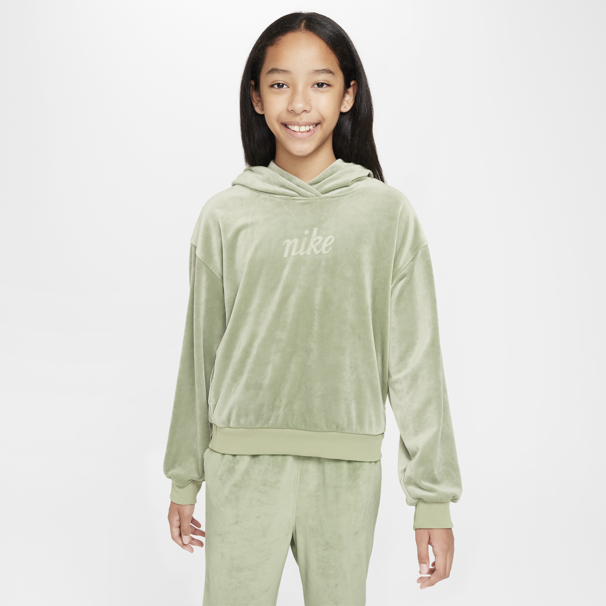 【ナイキ(NIKE)公式ストア】ナイキ スポーツウェア ガールズ プルオーバー パーカー FZ5588-386 グリーン 【ナイキ(NIKE)公式ストア】ナイキ スポーツウェア ガールズ プルオーバー パーカー FZ5588-386 グリーン