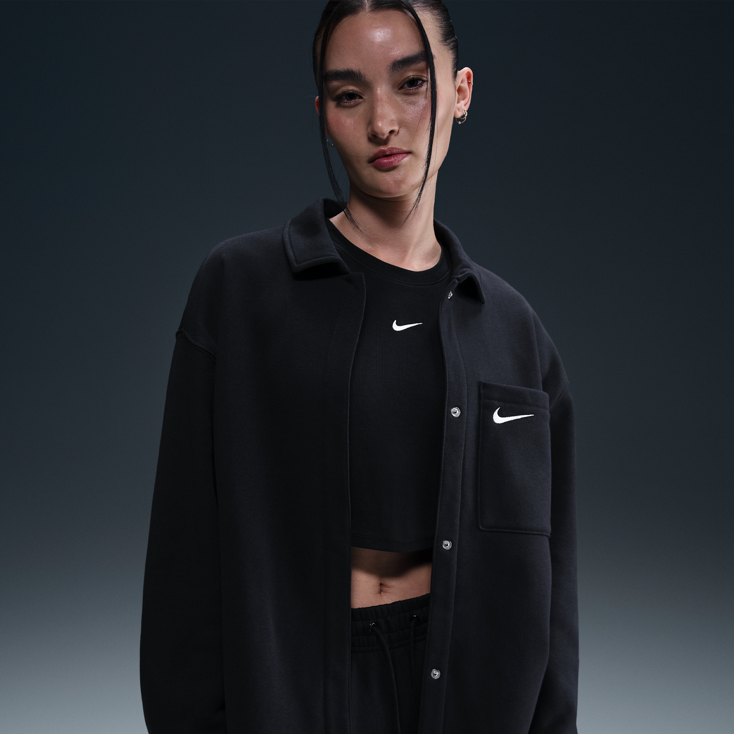 【ナイキ(NIKE)公式ストア】ナイキ スポーツウェア フェニックス フリース ウィメンズ オーバーサイズド シャツジャケット HJ0936-010 ブラック 【ナイキ(NIKE)公式ストア】ナイキ スポーツウェア フェニックス フリース ウィメンズ オーバーサイズド シャツジャケット HJ0936-010 ブラック