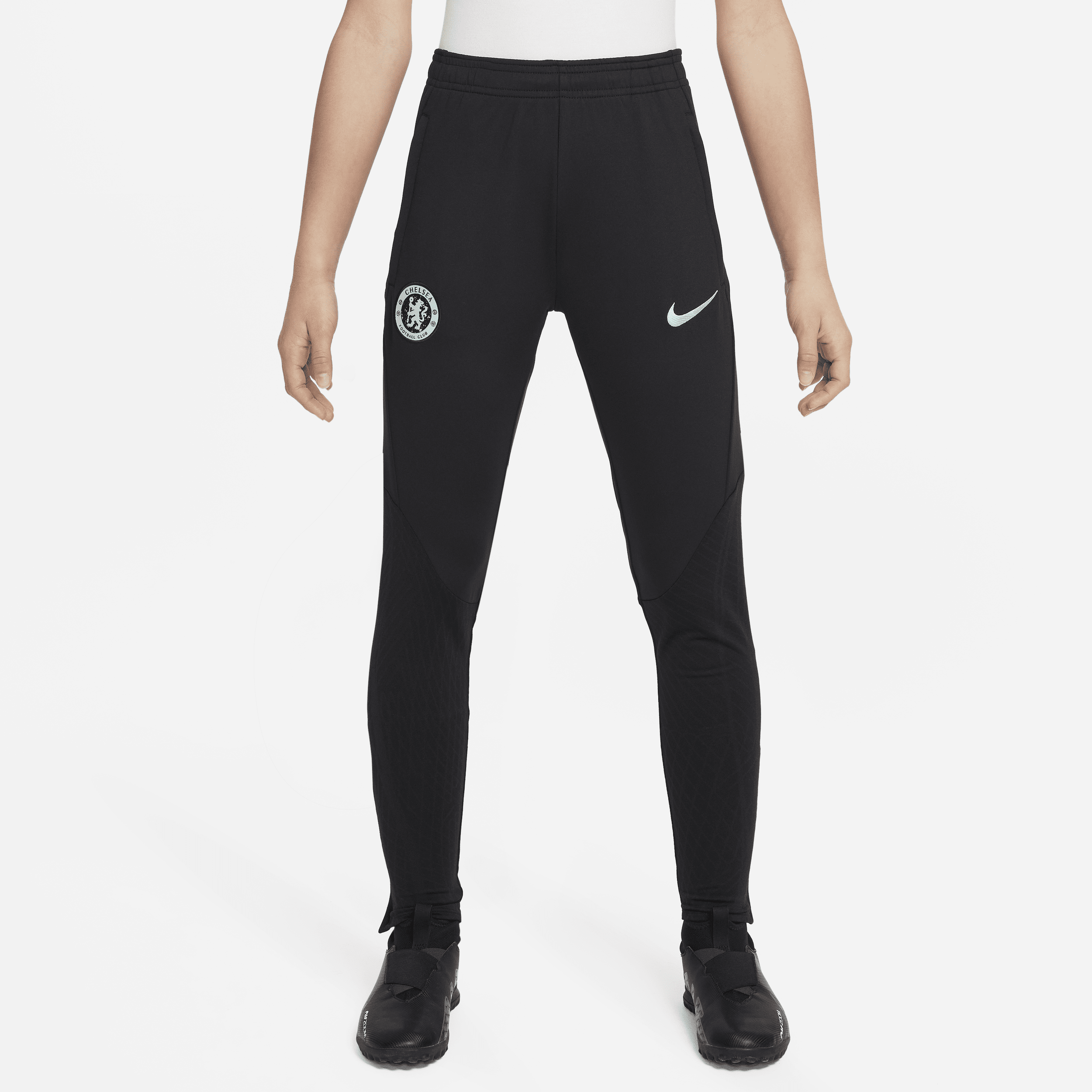Pantaloni da calcio in maglia Nike Dri-FIT Chelsea FC Strike per ragazzi – Terza - Nero