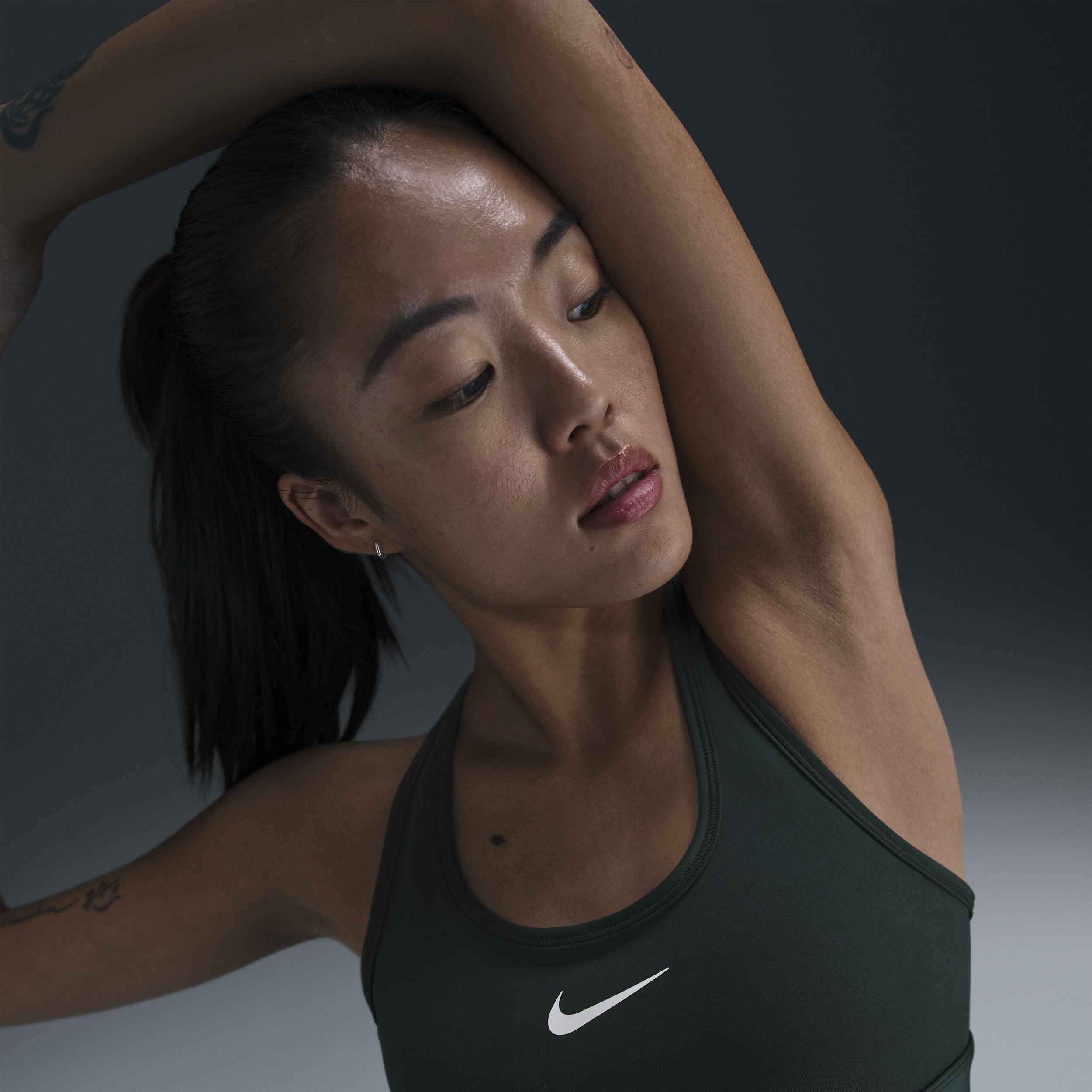 【ナイキ(NIKE)公式ストア】ナイキ スウッシュ ミディアムサポート ウィメンズ パッディド スポーツブラ DX6822-338 グリーン 【ナイキ(NIKE)公式ストア】ナイキ スウッシュ ミディアムサポート ウィメンズ パッディド スポーツブラ DX6822-338 グリーン