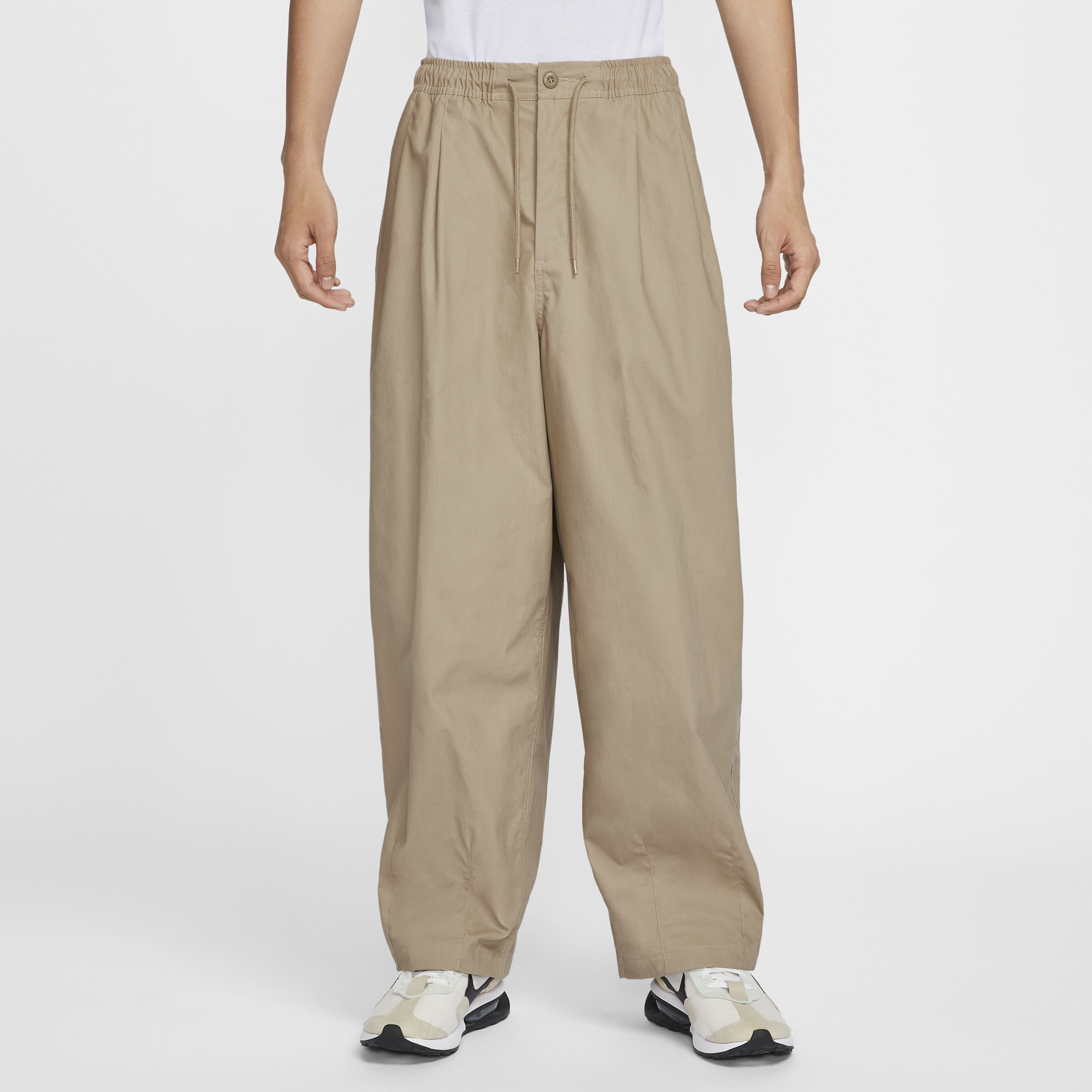 【ナイキ(NIKE)公式ストア】ナイキ クラブ メンズ バルーン パンツ HJ1974-247 ブラウン 【ナイキ(NIKE)公式ストア】ナイキ クラブ メンズ バルーン パンツ HJ1974-247 ブラウン