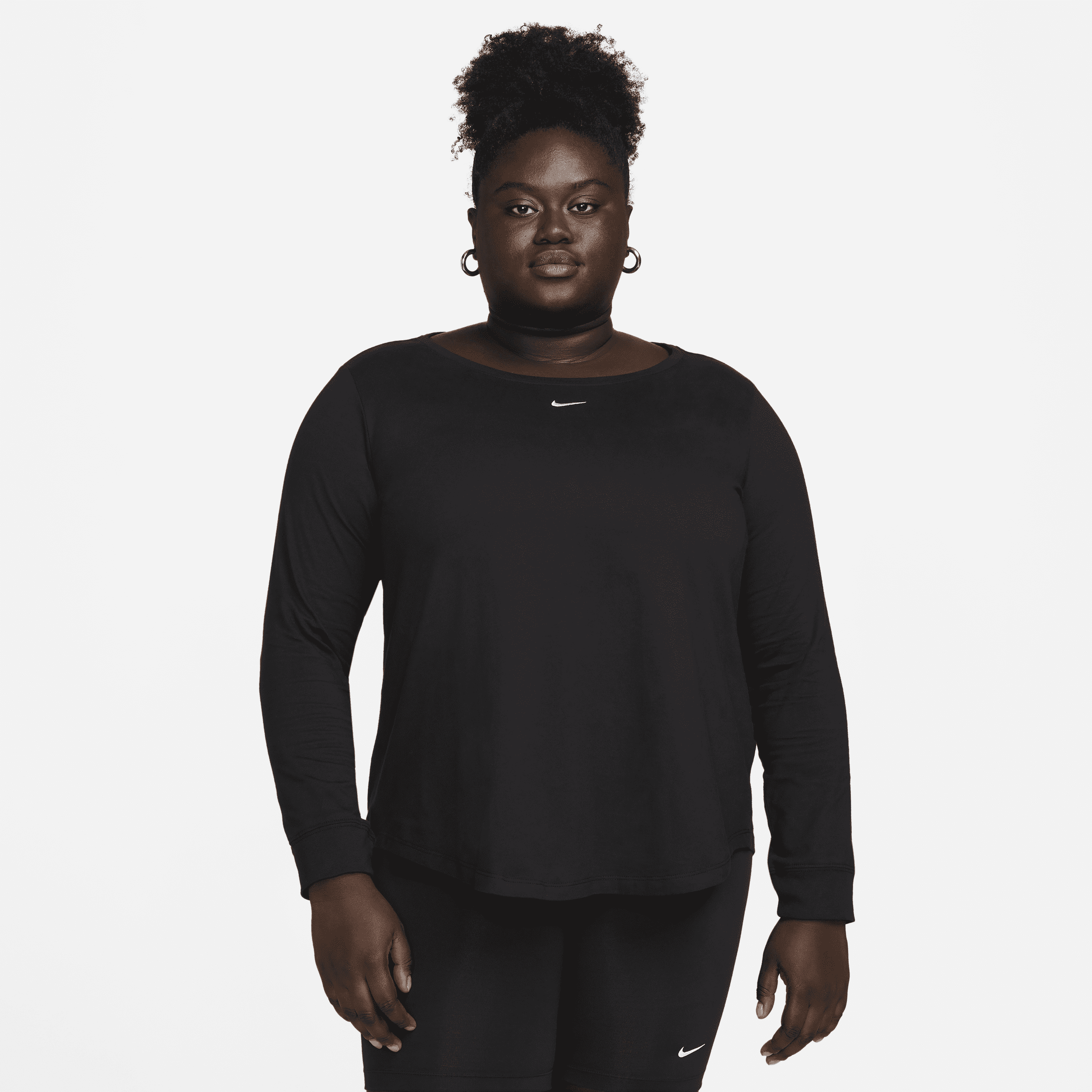Langærmet Nike Sportswear-T-shirt til kvinder (plus size) - sort