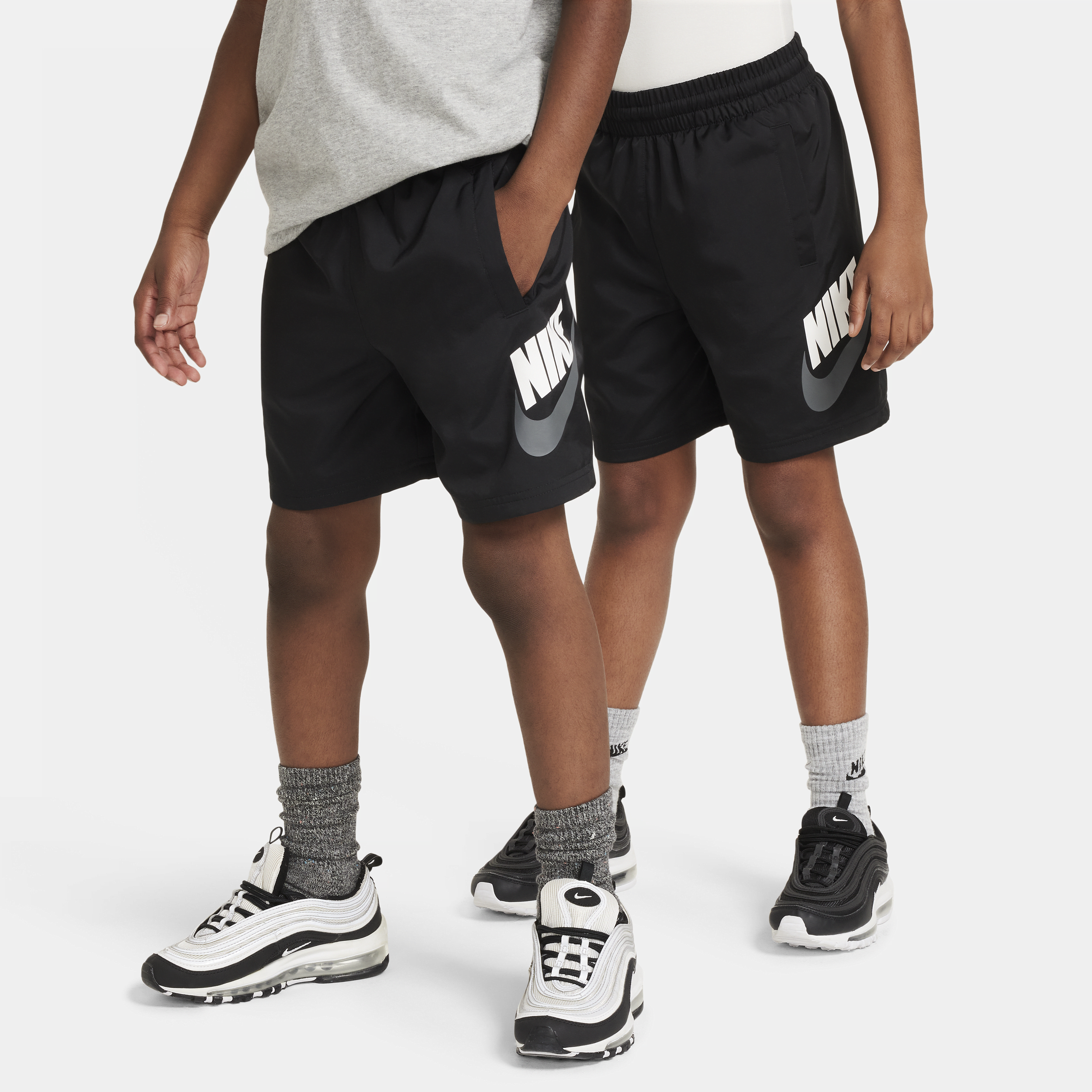 Vævede Nike Sportswear-shorts til større børn - sort