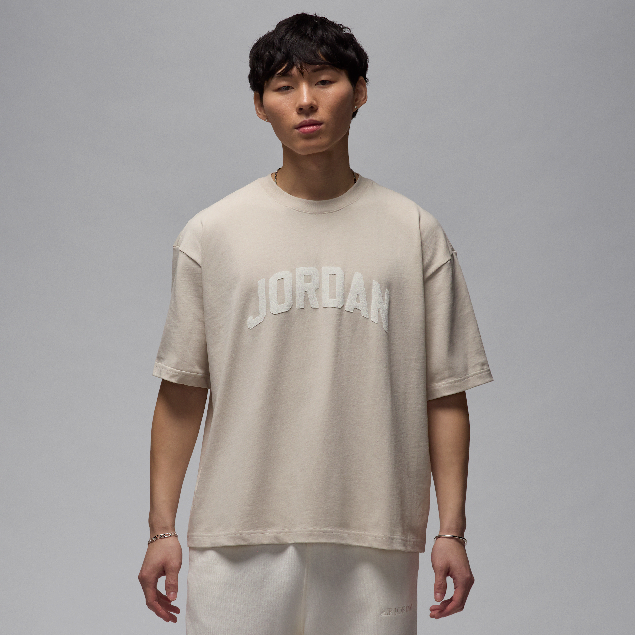 【ナイキ(NIKE)公式ストア】ジョーダン フライト エッセンシャル メンズ Tシャツ HQ8935-104 ブラウン 【ナイキ(NIKE)公式ストア】ジョーダン フライト エッセンシャル メンズ Tシャツ HQ8935-104 ブラウン