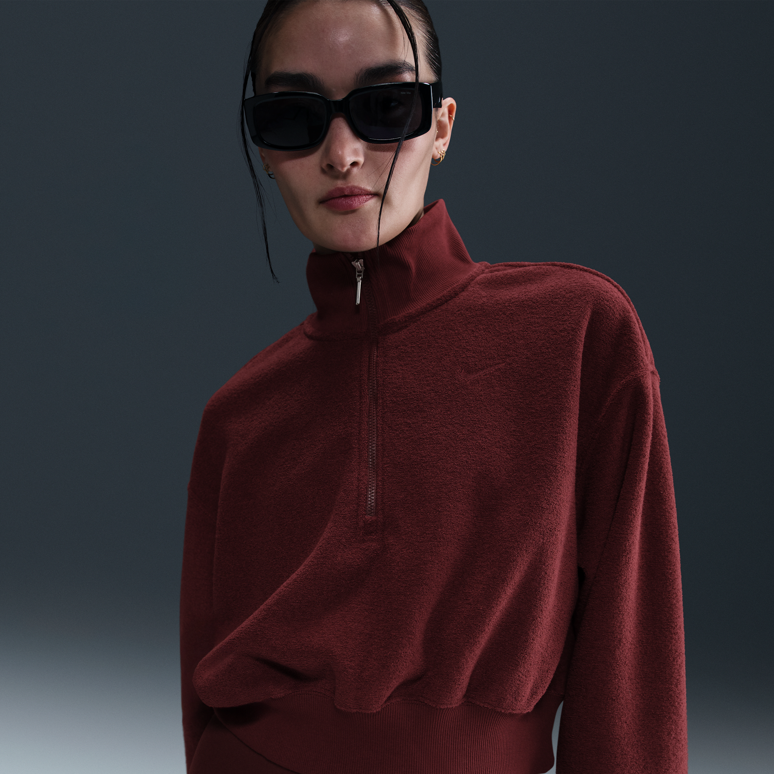【ナイキ(NIKE)公式ストア】ナイキ スポーツウェア フェニックス プラッシュ ウィメンズ オーバーサイズド 1/4ジップ クロップド コージー フリース スウェットシャツ HQ7638-619 レッド 【ナイキ(NIKE)公式ストア】ナイキ スポーツウェア フェニックス プラッシュ ウィメンズ オーバーサイズド 1/4ジップ クロップド コージー フリース スウェットシャツ HQ7638-619 レッド